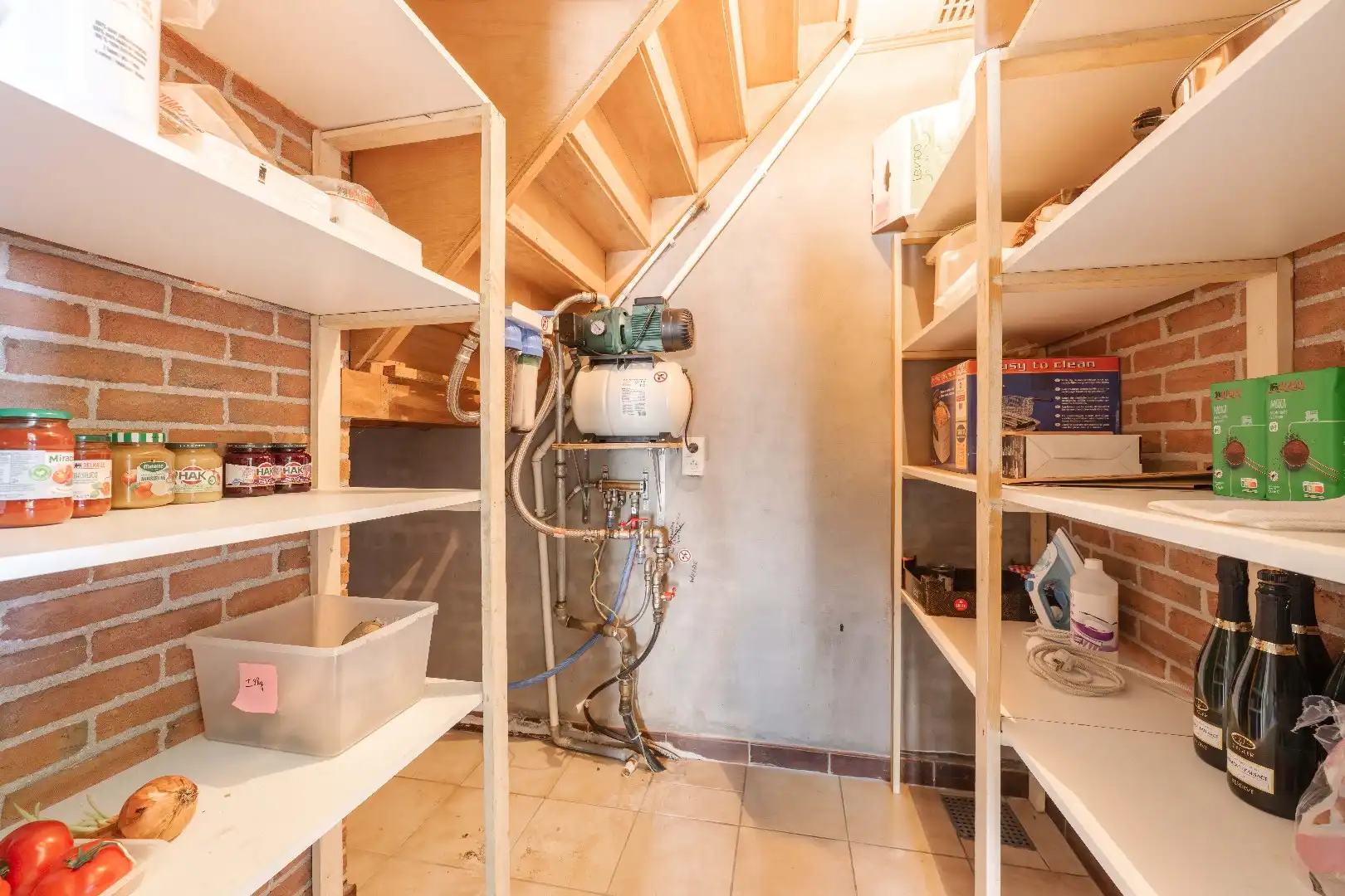 UNIEKE LANDELIJKE EIGENDOM MET WEILAND OP 1HA 35A 95CA foto 11