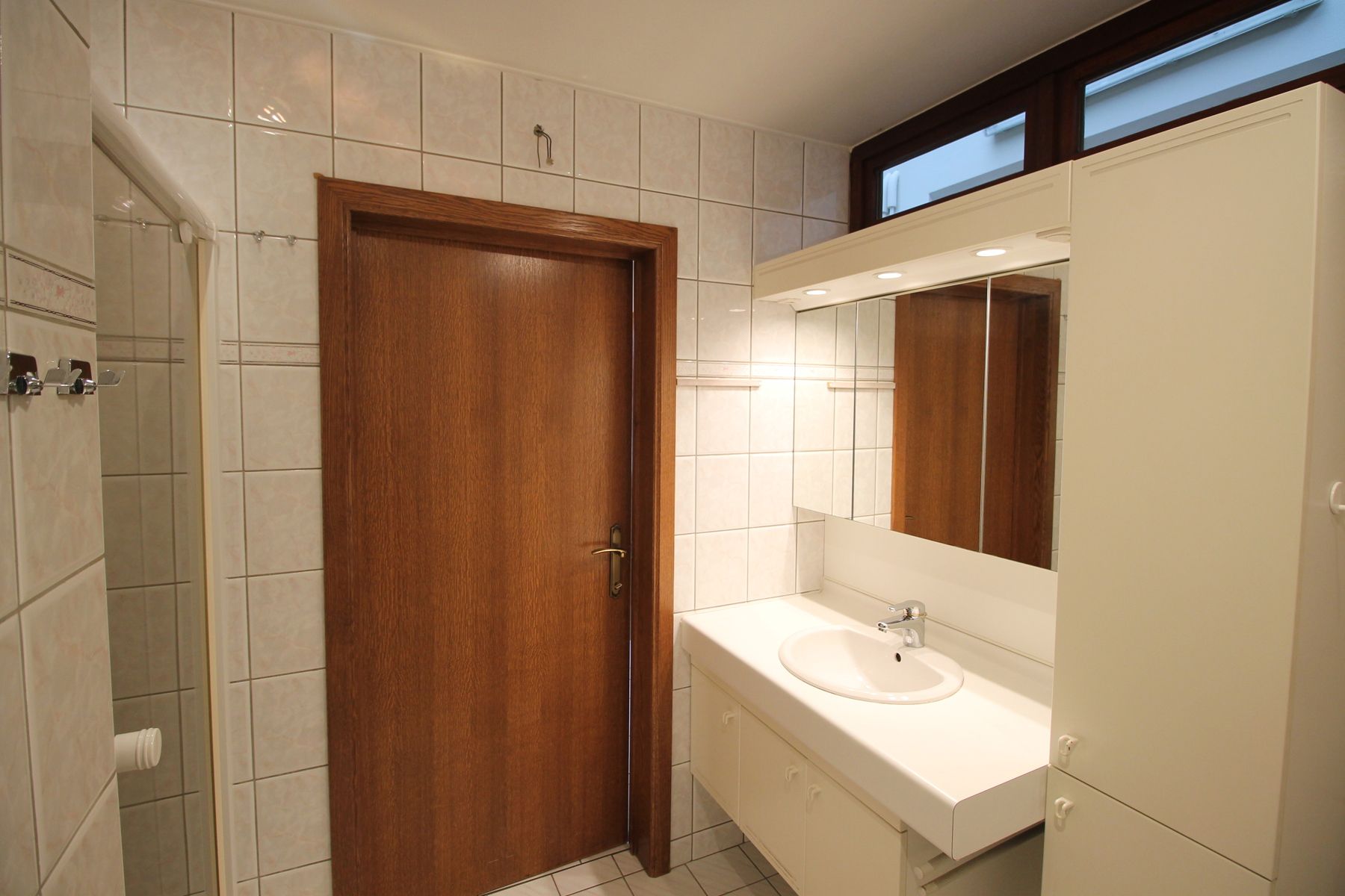 Een woning met 3 slaapkamers, garage en tuin vlakbij het centrum van Merksplas. foto 9