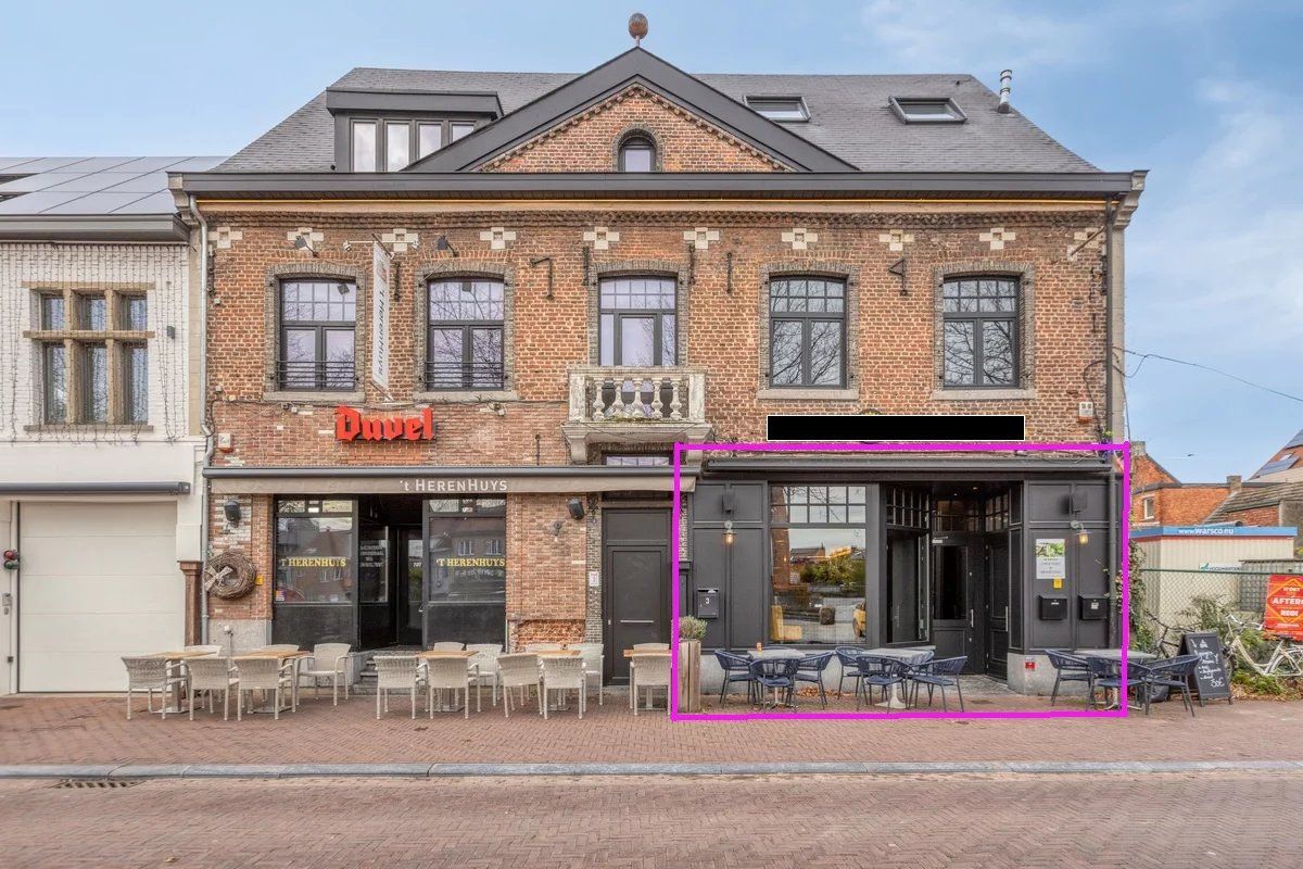 Zeer ruim handelspand met groot terras, buitenberging op toplocatie in Mol-centrum. foto 2