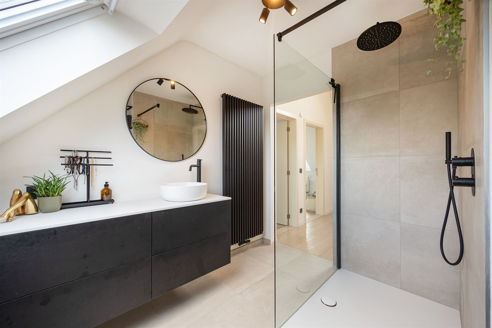 Instapklare woning met tuin en garage! foto 20