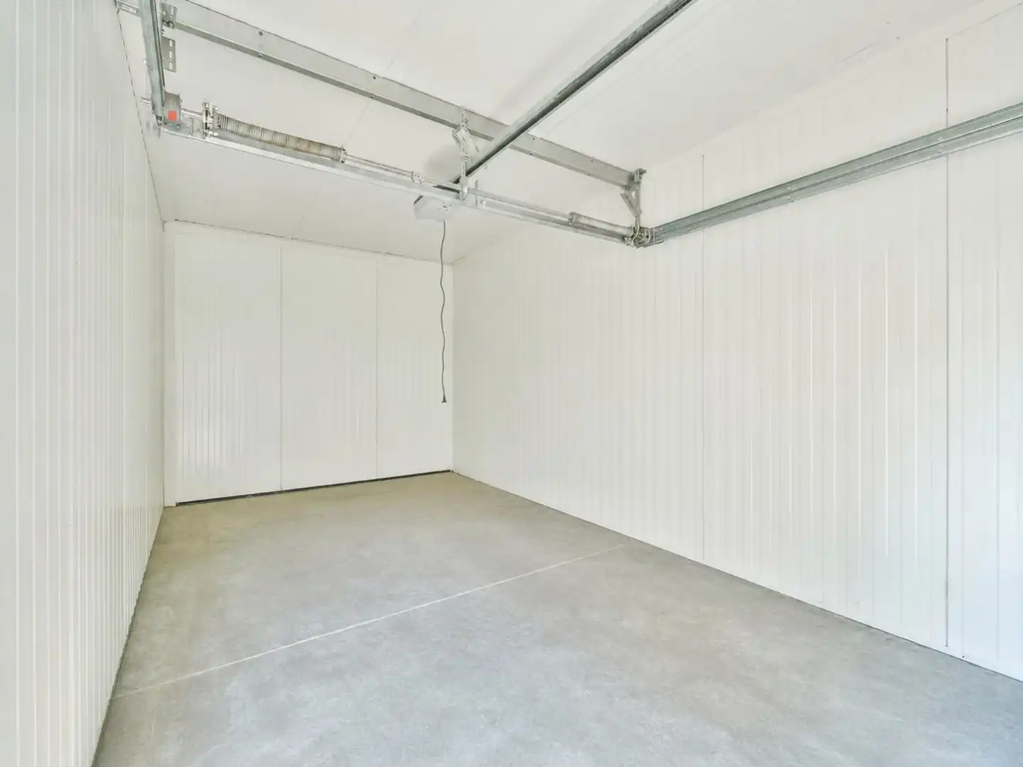 Woning met renovatiepotentieel! foto 17