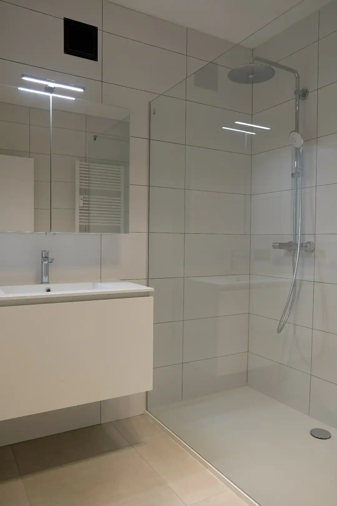 Gerenoveerd appartement met 2 slaapkamers, terras en tuin centrum Brakel foto 15