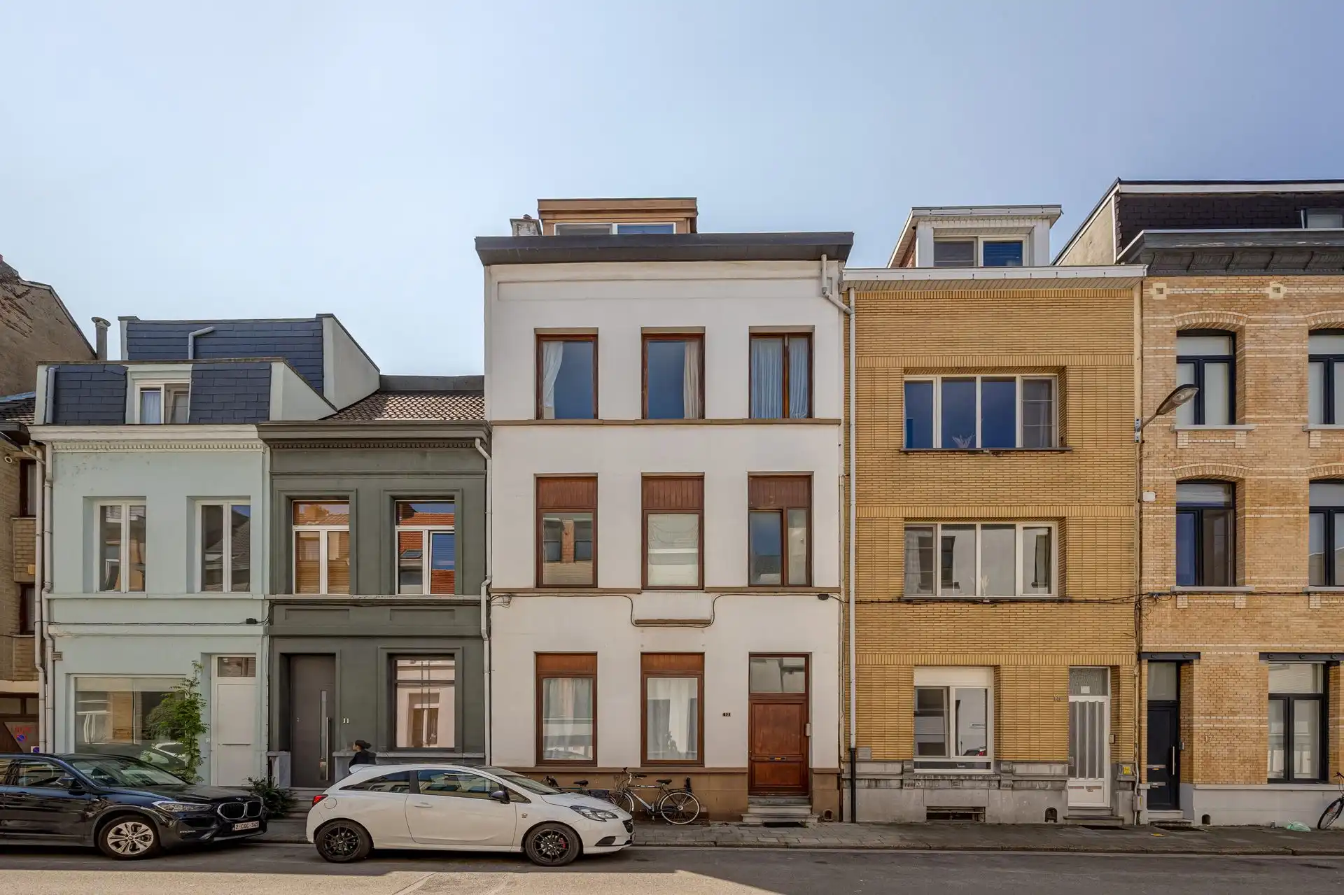 Ruime herenwoning  op Antwerpen-Zuid foto {{pictureIndex}}