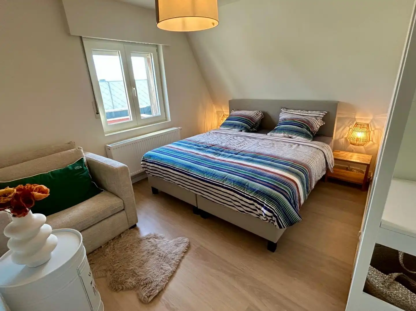 Ruime en gerenoveerde stadswoning met 5 slaapkamers, garage en twee badkamers in hartje Blankenberge foto 21