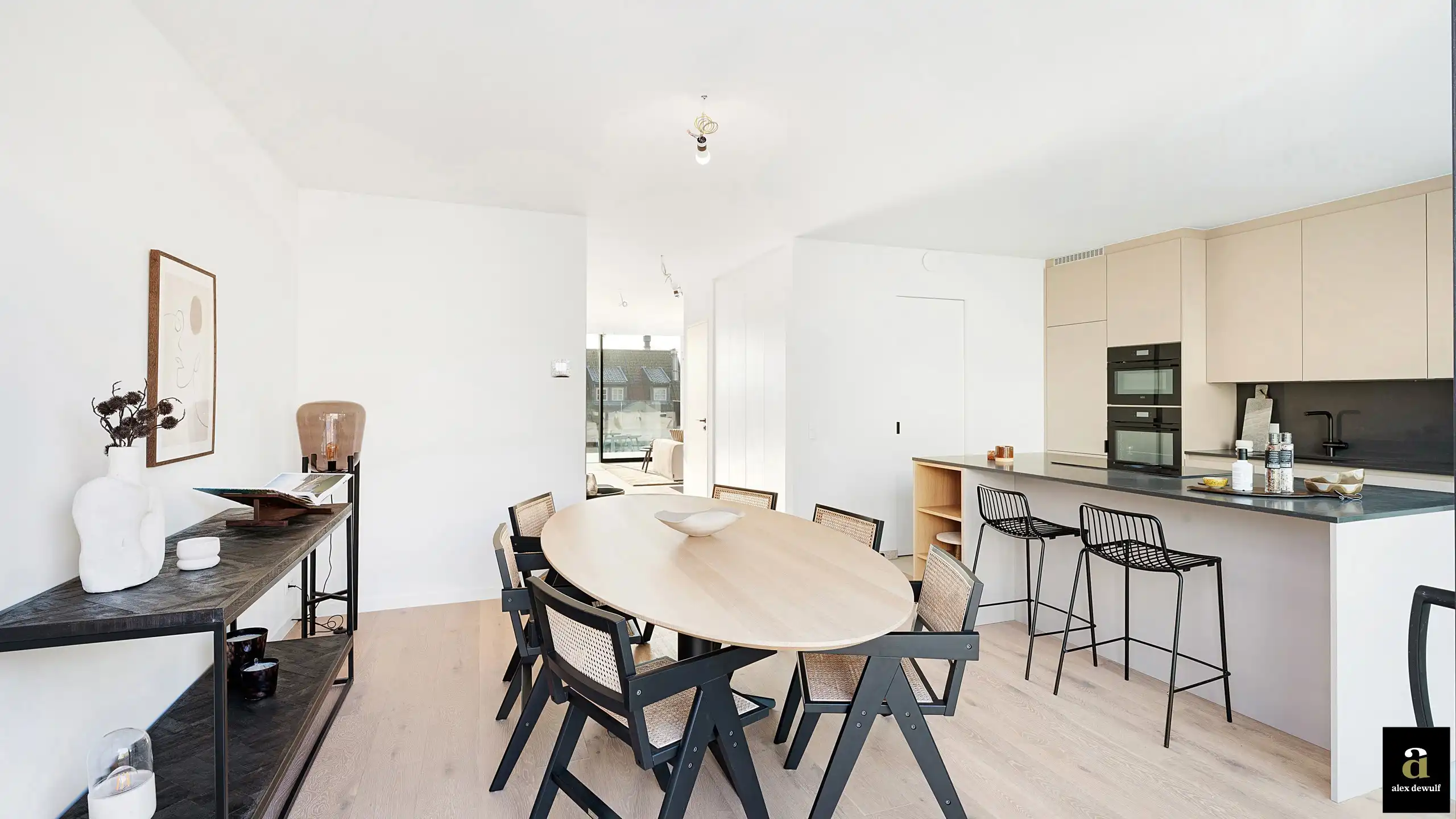 Luxueus nieuwbouw duplex-appartement, centraal gelegen tussen de Zeedijk en het Rubensplein. foto 16