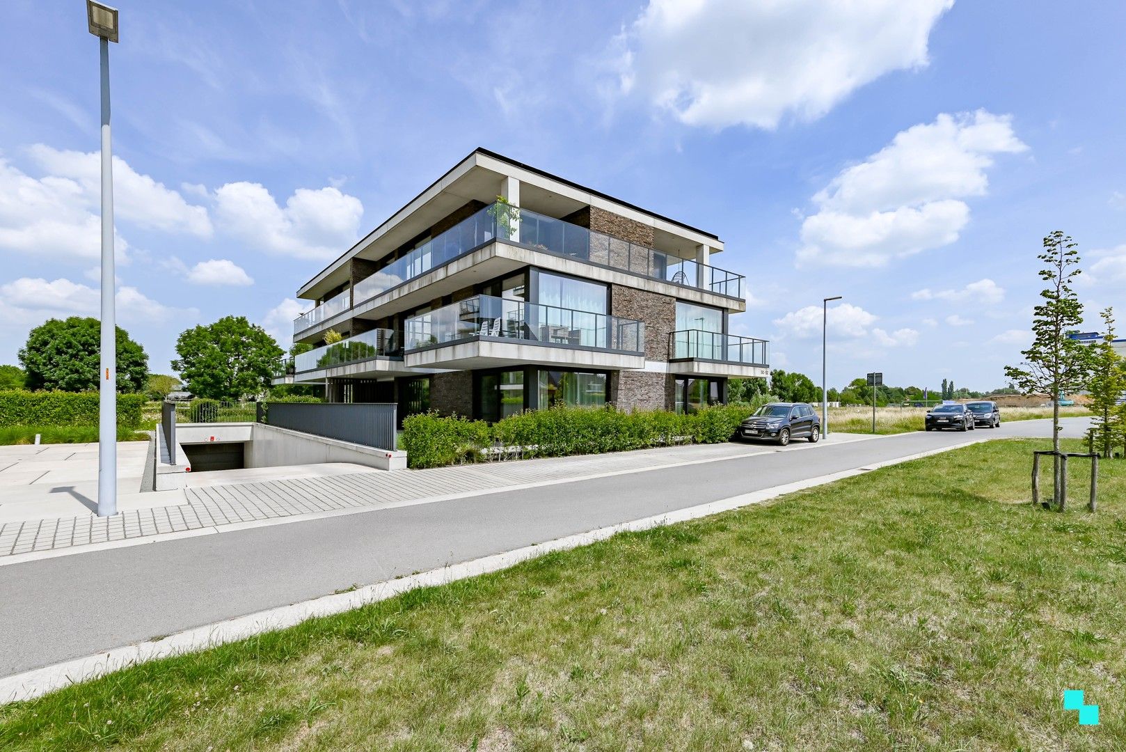 Bijna energieneutraal hoekapppartement aan kanaal Roeselare-Leie foto 25