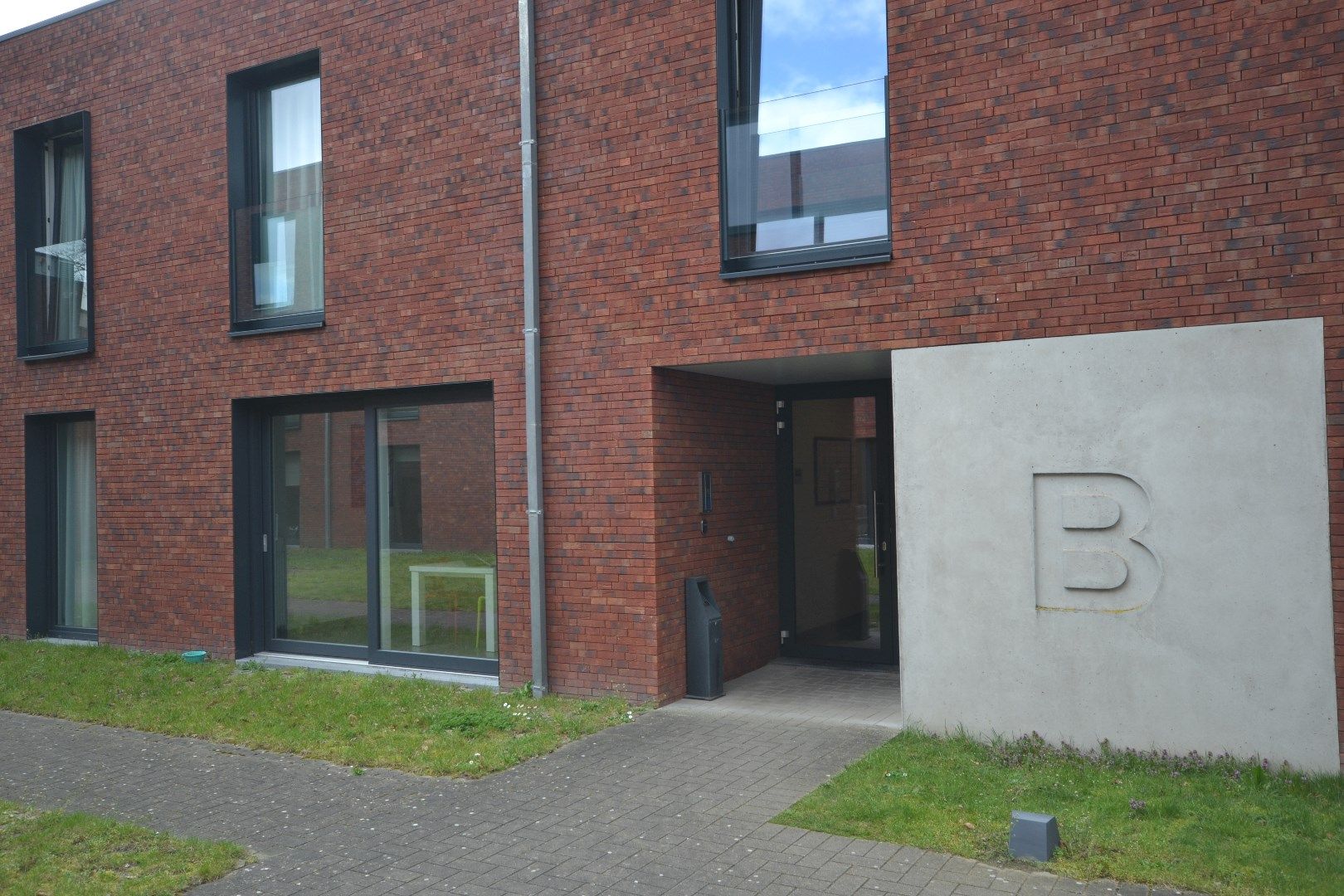 Studentenkamer op enkele stappen van Vives ! foto 8