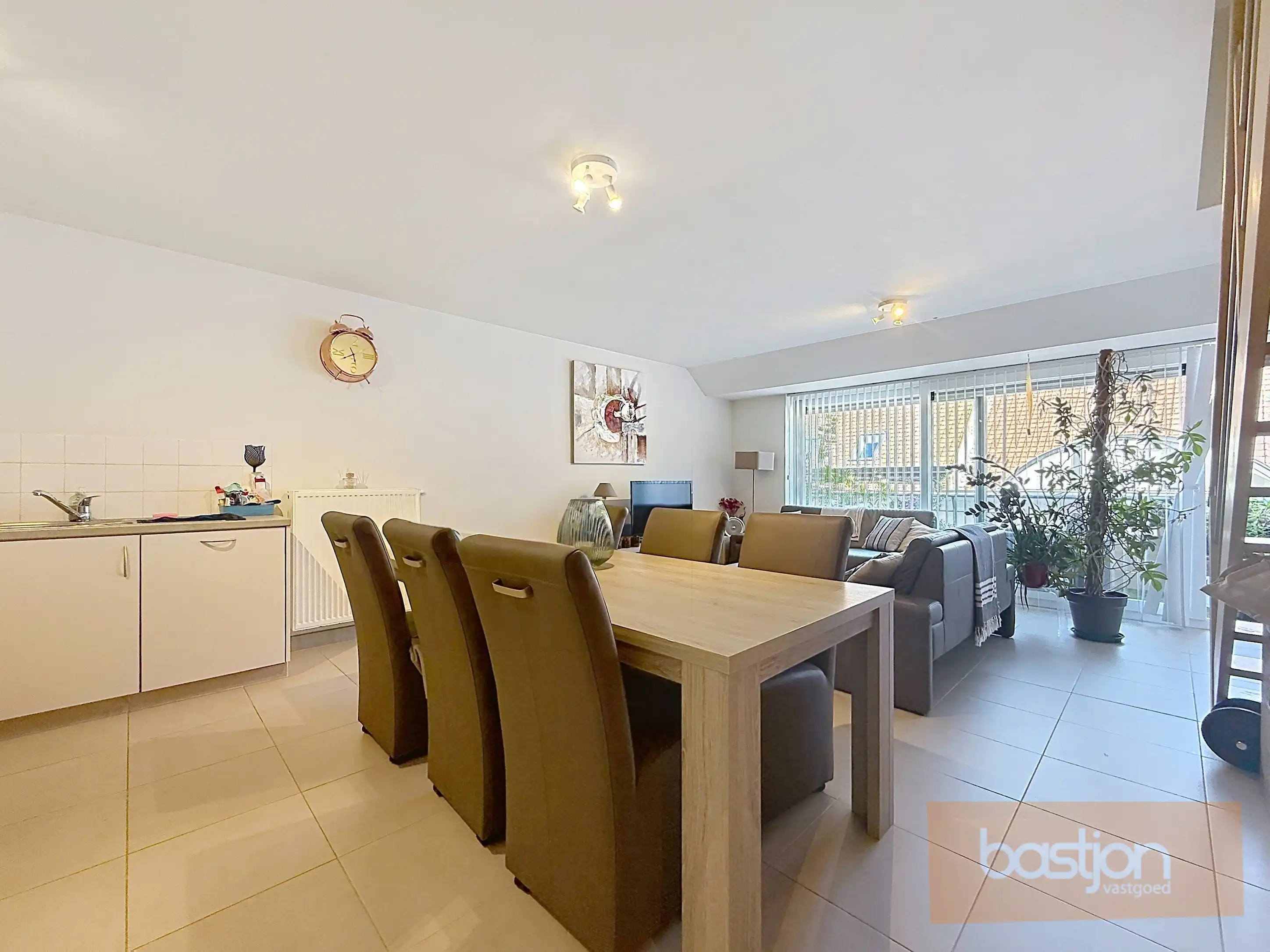 Ruim duplex appartement te huur in Marke foto 2