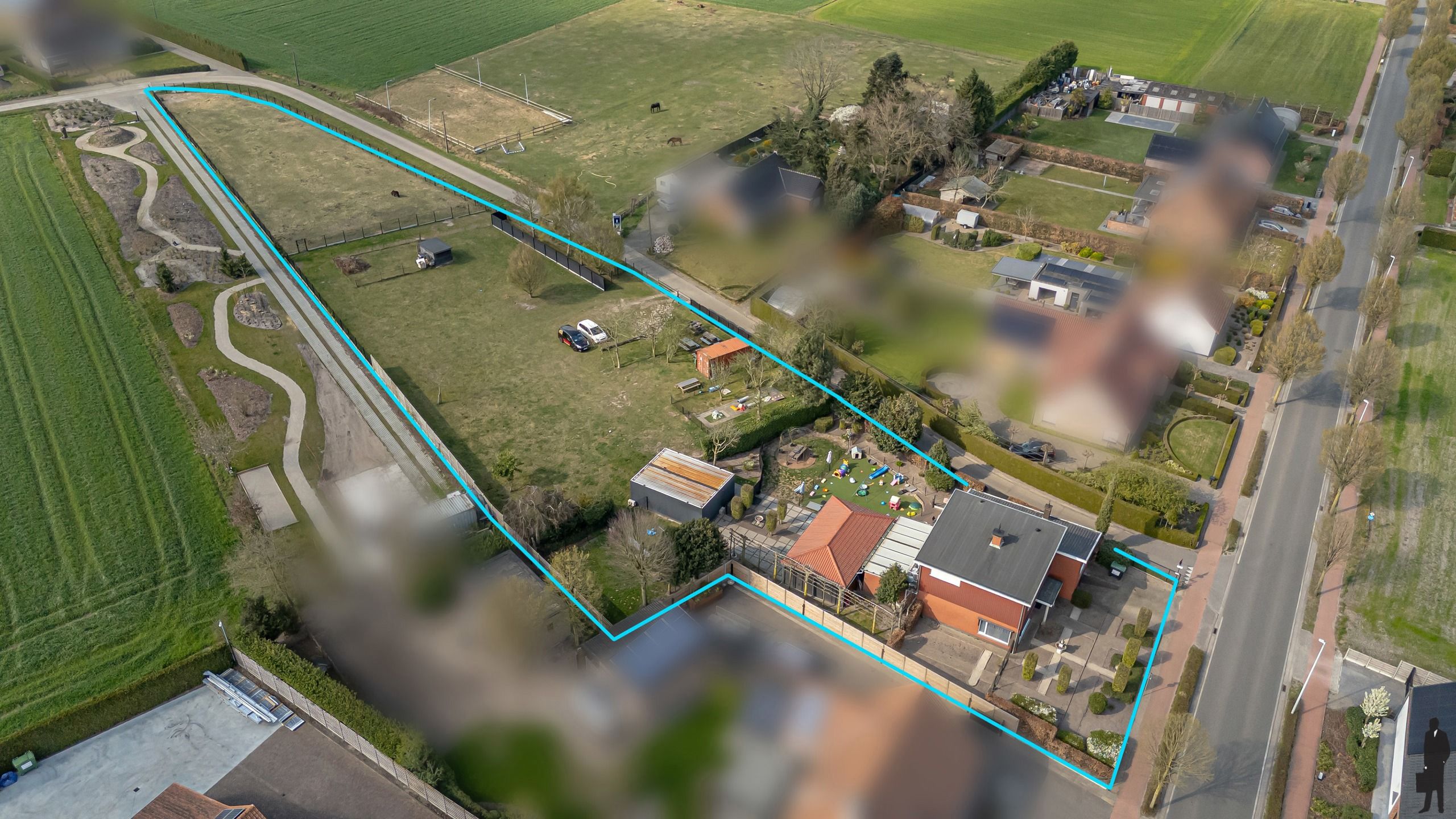 Ruime gezinswoning op een perceel van ca 5000m². foto 39
