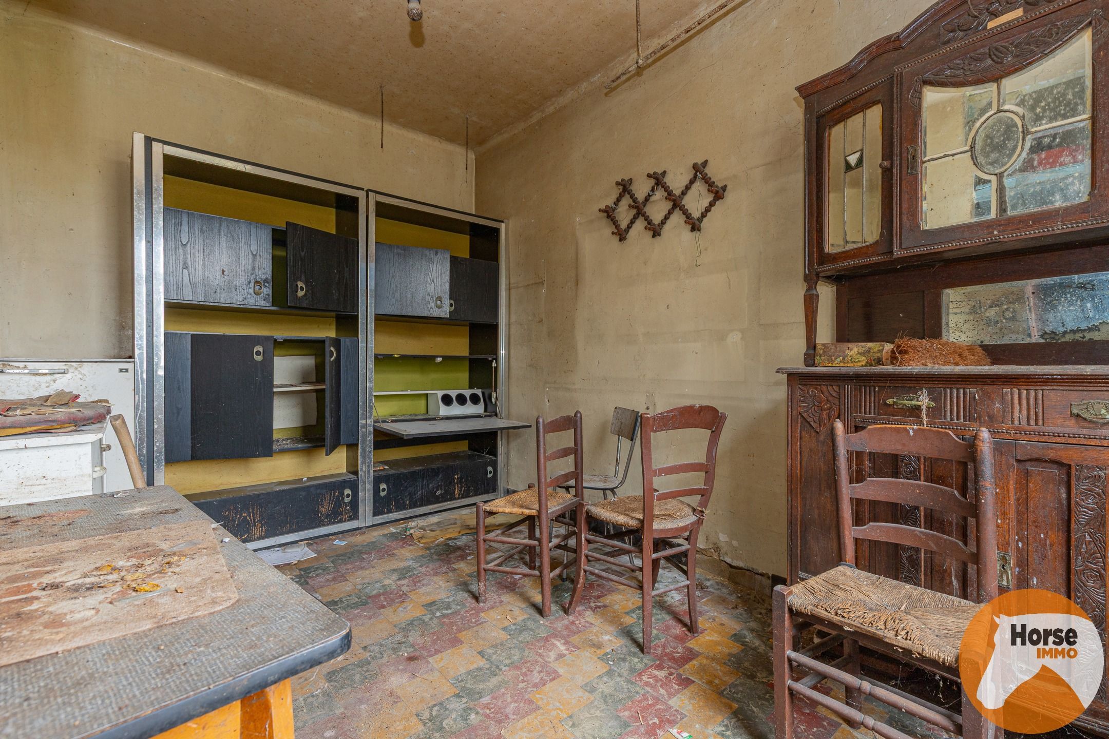HAALTERT-  Renovatieproject met veel potentieel op 43a 84ca! foto 8