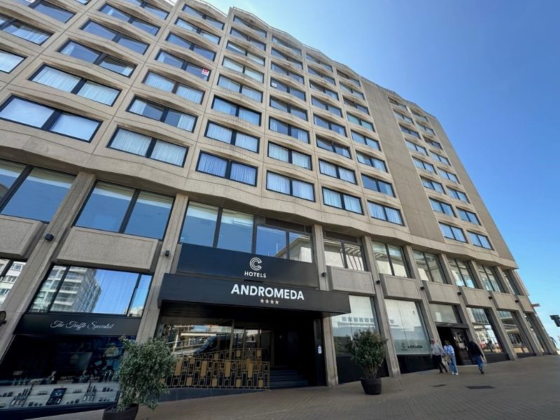 Res. Andromeda: Centraal gelegen studio met slaaphoek en open zicht ! foto {{pictureIndex}}