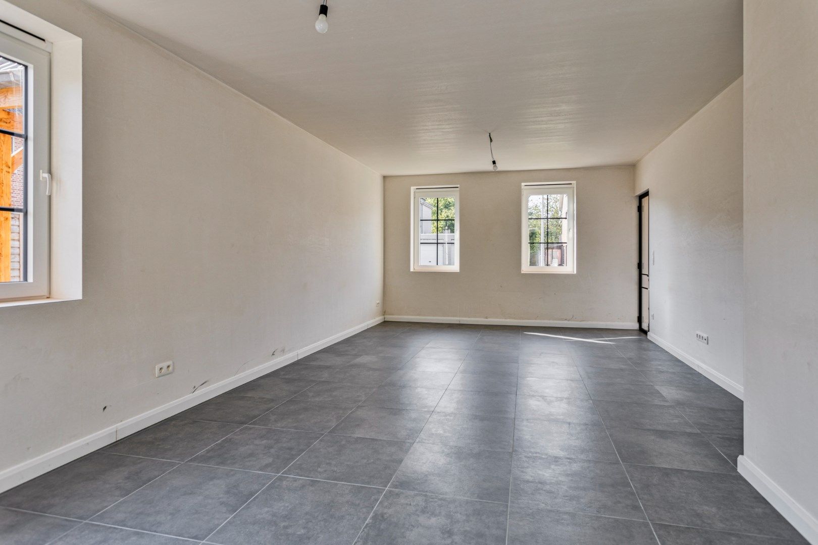 Kwalitatief afgewerkte halfopen nieuwbouwwoning met 3 ruime slpks op 412 m² te OLV Olen ! foto 5