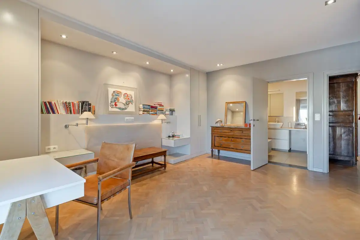 Bijzonder luxueus en groot stadsappartement aan het Zuidpark. foto 16
