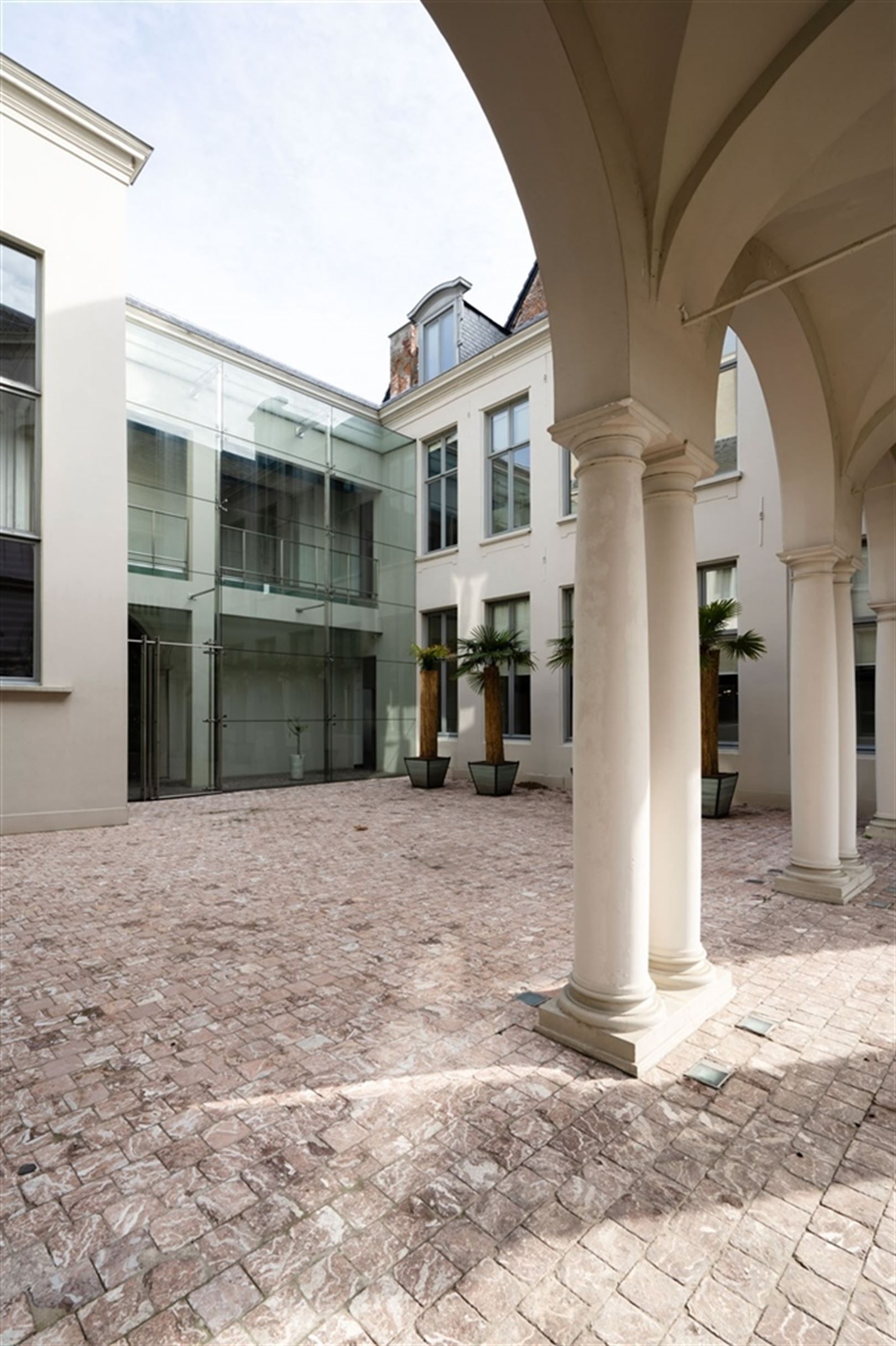 Karaktervolle kantoorruimte te huur in uniek Stadspaleis foto 13