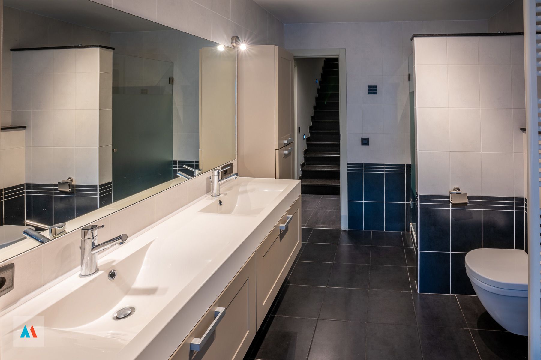 Eéngezinswoning met mooie, aangelegde tuin foto 8