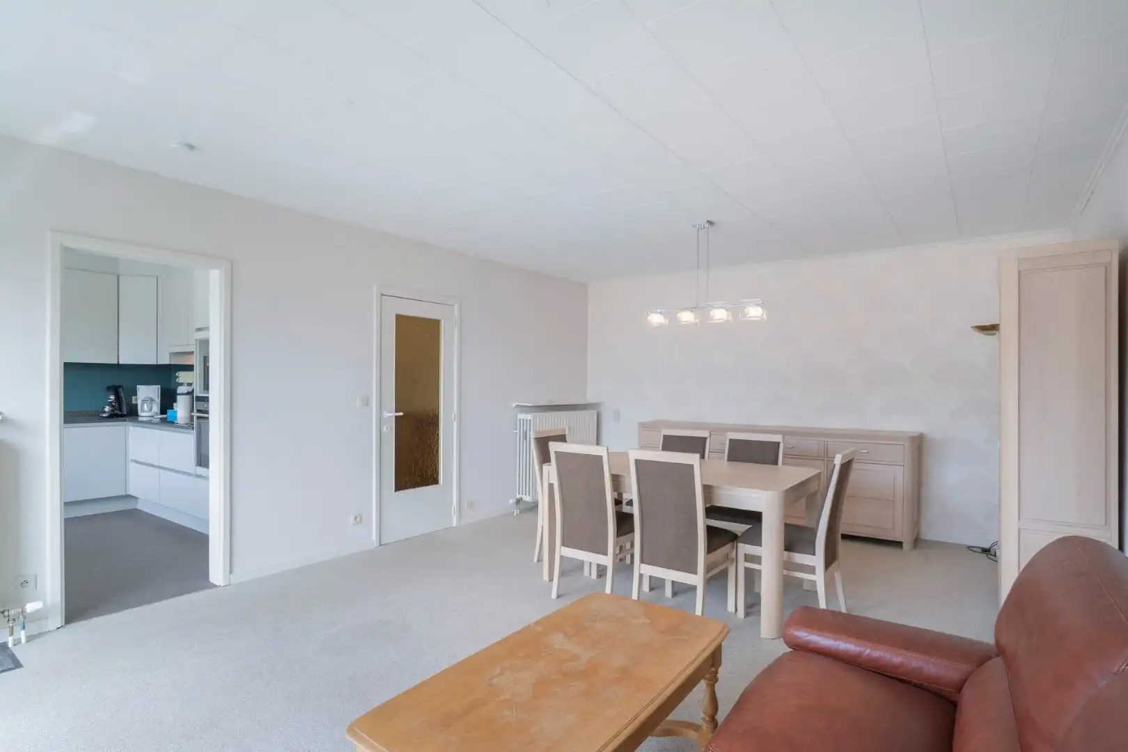 Ruim appartement op de 3° verdieping in hartje Hoeselt, met 3 slaapkamers, garage en prachtig terras met panoramisch uitzicht.  foto 7