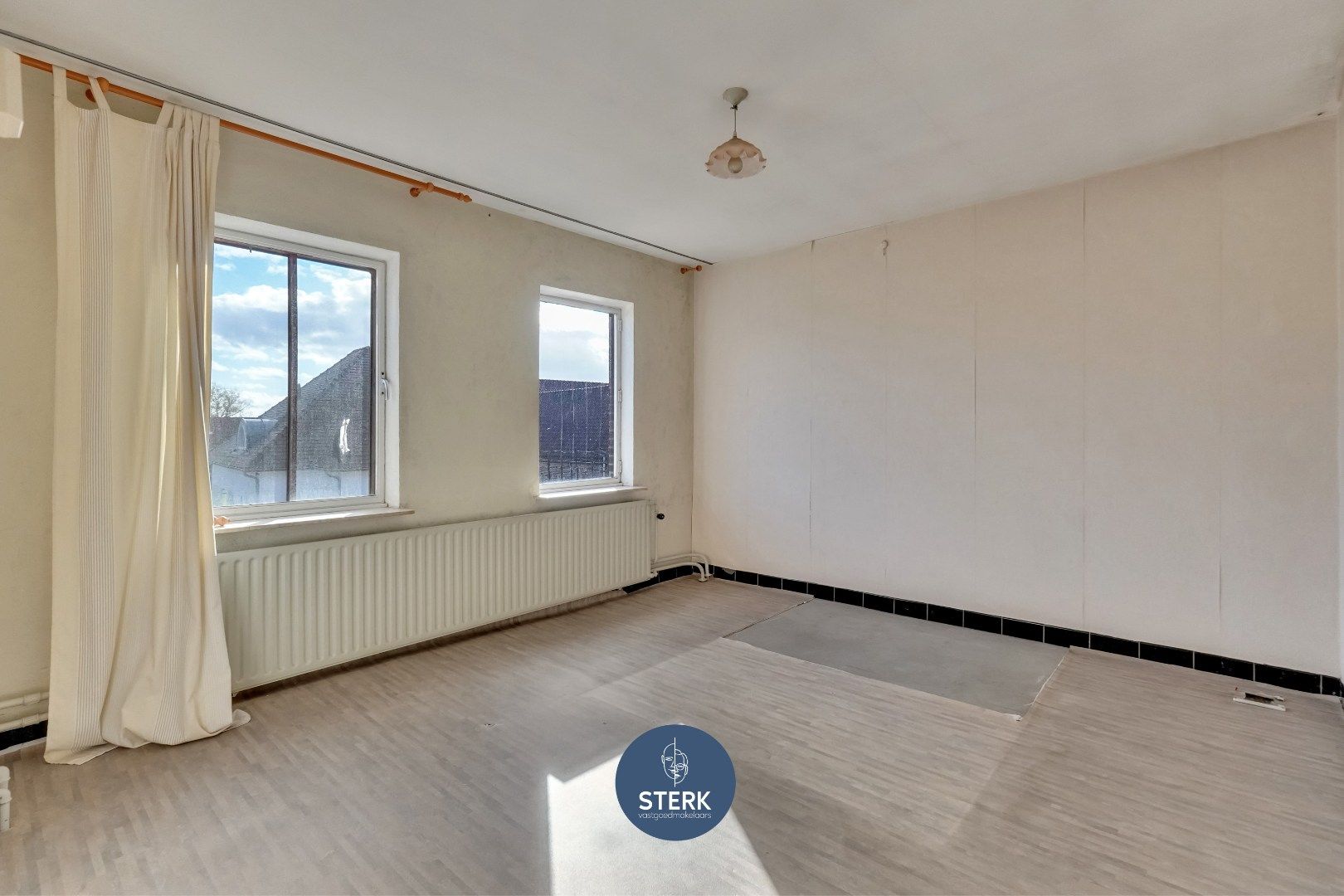 OP TE KNAPPEN GEZINSWONING MET RUIME TUIN TE OPGRIMBIE !  foto 11