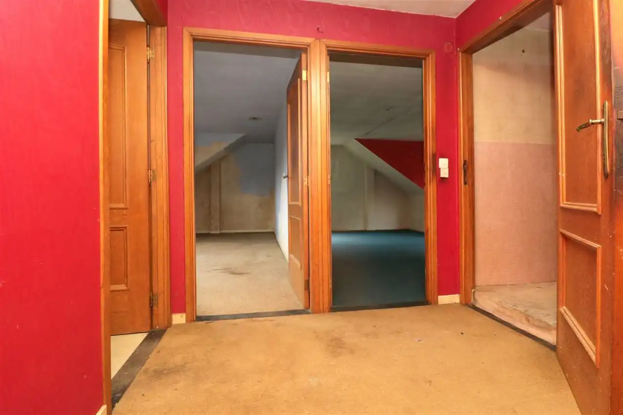 karaktervol, geliefde ligging, 6 slpk, te renoveren foto 20