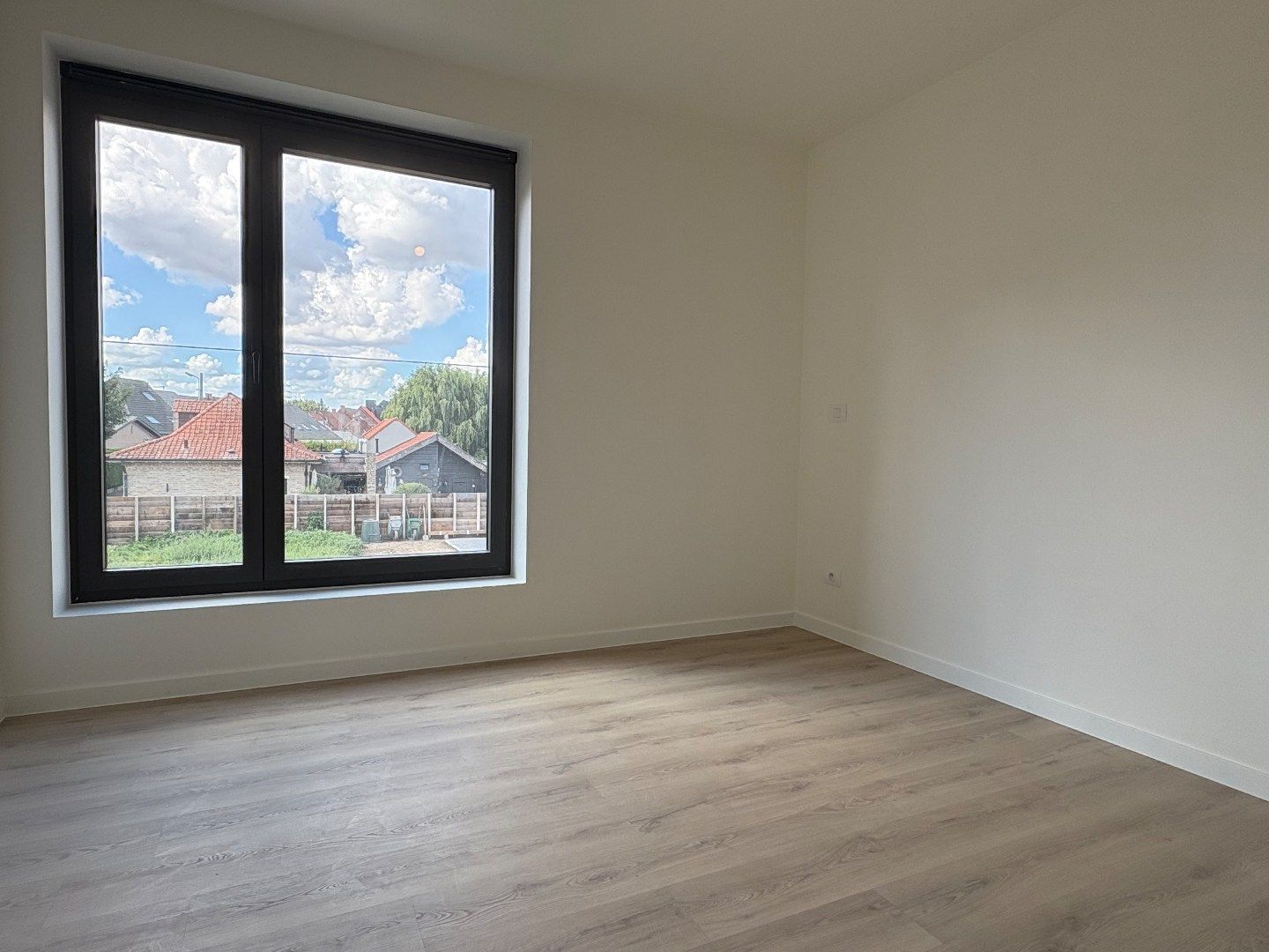 Nieuwbouwwoning E-peil 5 met grote tuin, gelegen in het woonproject Lijstergalm in Kuurne. foto 12