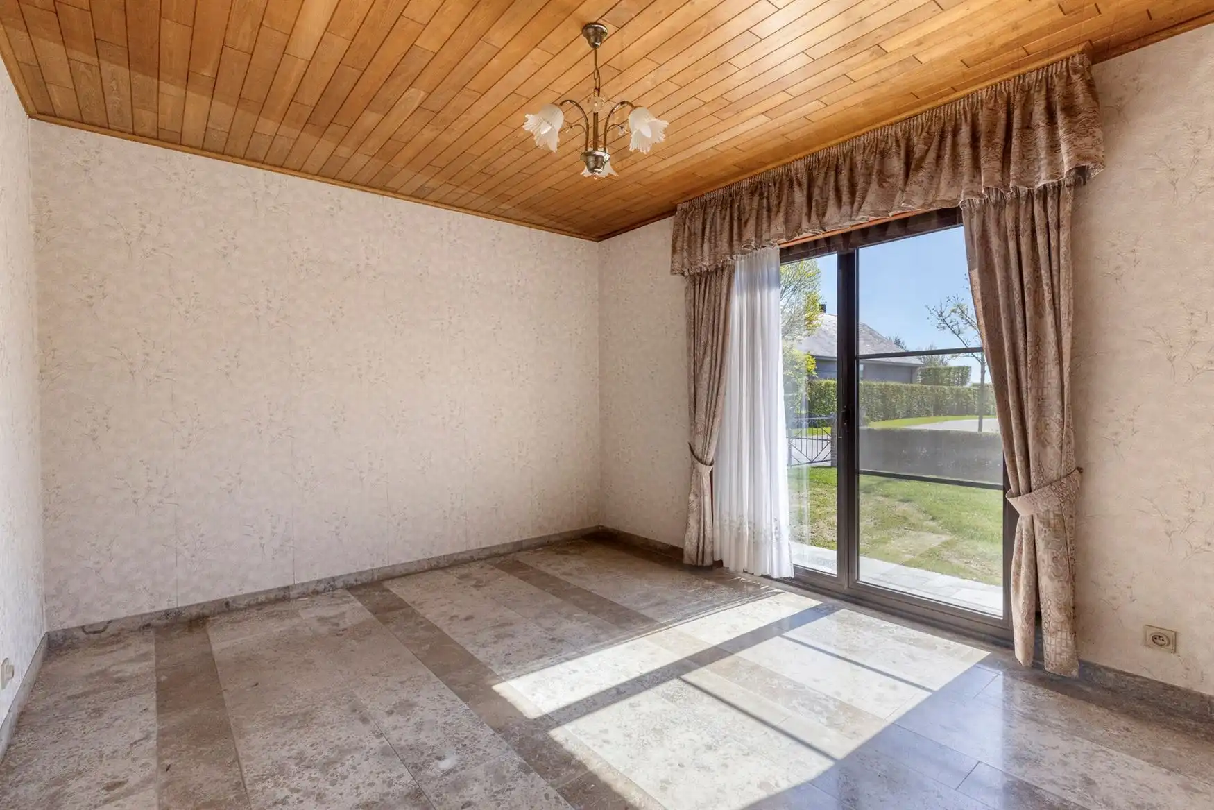 Ruime bungalow op toplocatie foto 19