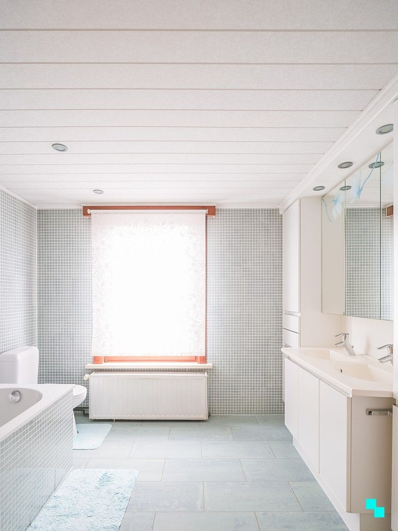 Charmante woning met vijf slaapkamers en inpandige garage te Merelbeke foto 20