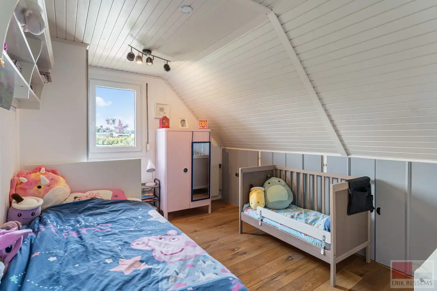 Prachtig gerenoveerde woning/landhuis (van 2011 t.e.m. 2025) gelegen op een ruim perceel van maar liefst circa 6000m2 foto 20