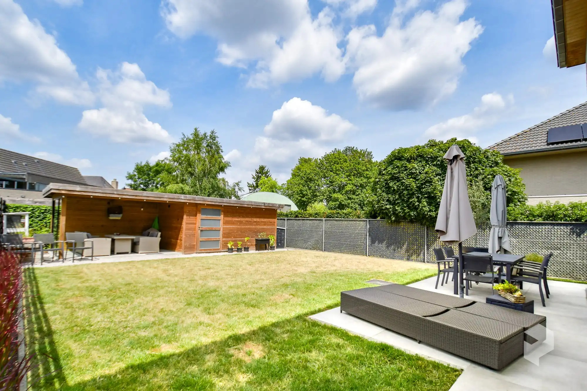 Recente (bj. 2023) royale woning met 4 SLPK (5 mogelijk) en grote tuin (EPC A) foto 3