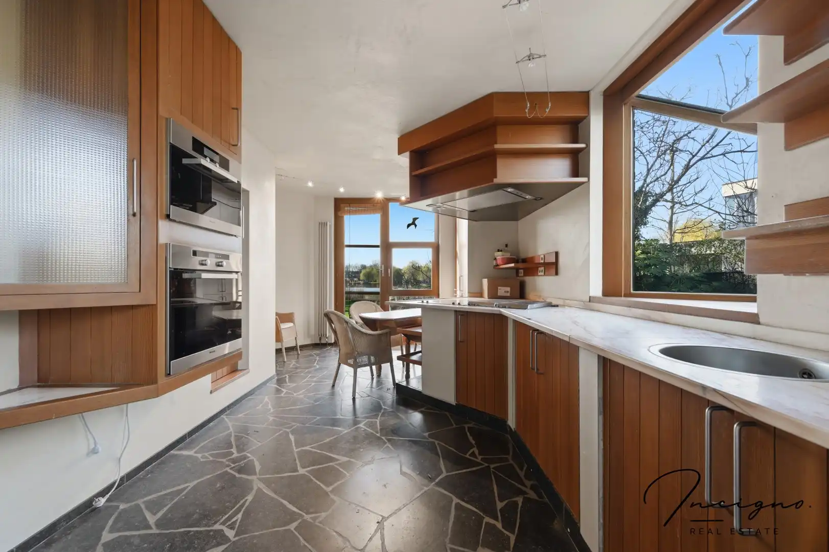 Uitzonderlijke architecturale woning met zicht op het meer van Keerbergen foto 12