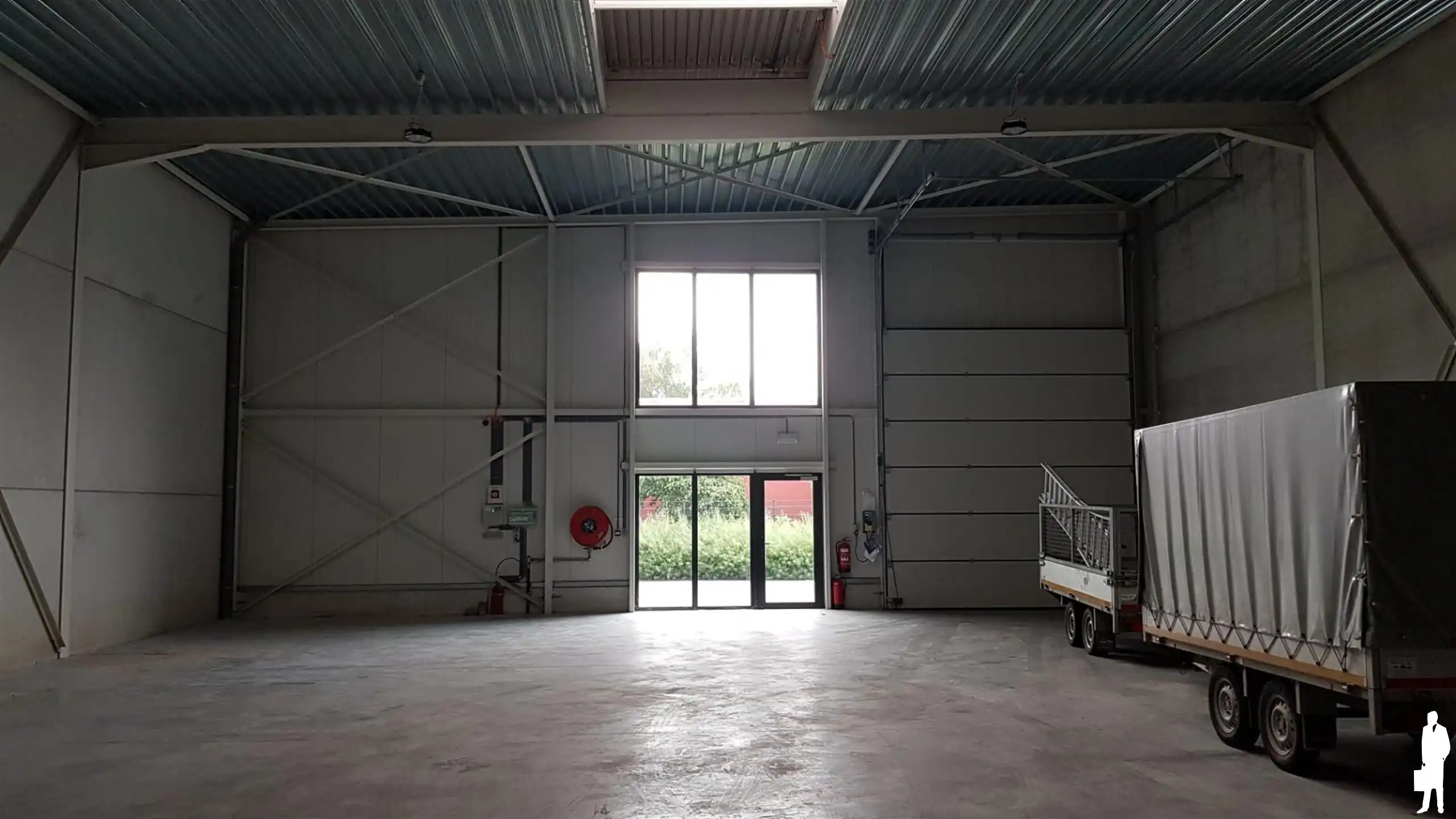 Prachtige nieuwbouw KMO-unit van 300 m² te huur foto 2