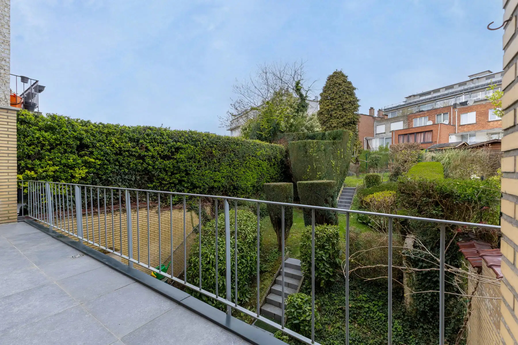 Residentieel gelegen woning met 5 slaapkamers en tuin foto 21