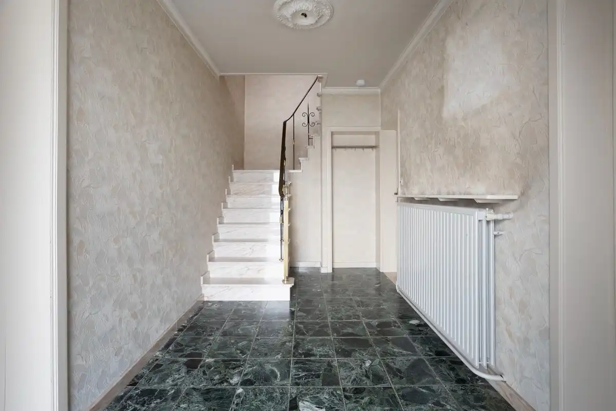 Te renoveren, rustig gelegen, woning met twee slaapkamers foto 2