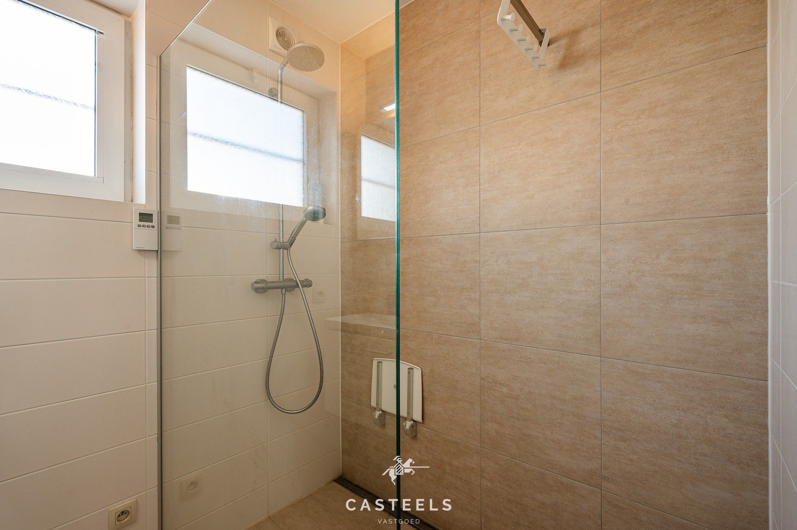 Instapklare woning met tuin, oprit en terras in de Vuurtorenwijk foto 9