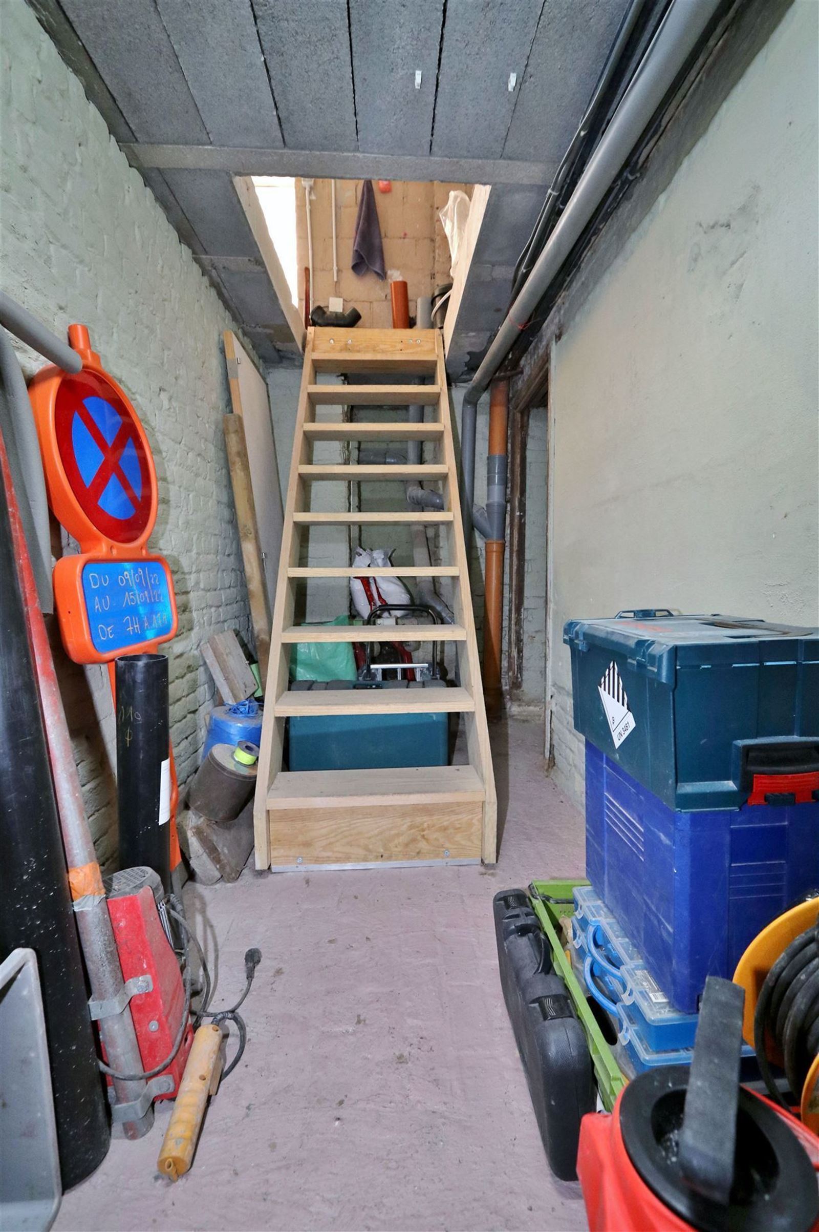 Atelier met volledig kelderverdiep en tuin/buitenruimte foto 7