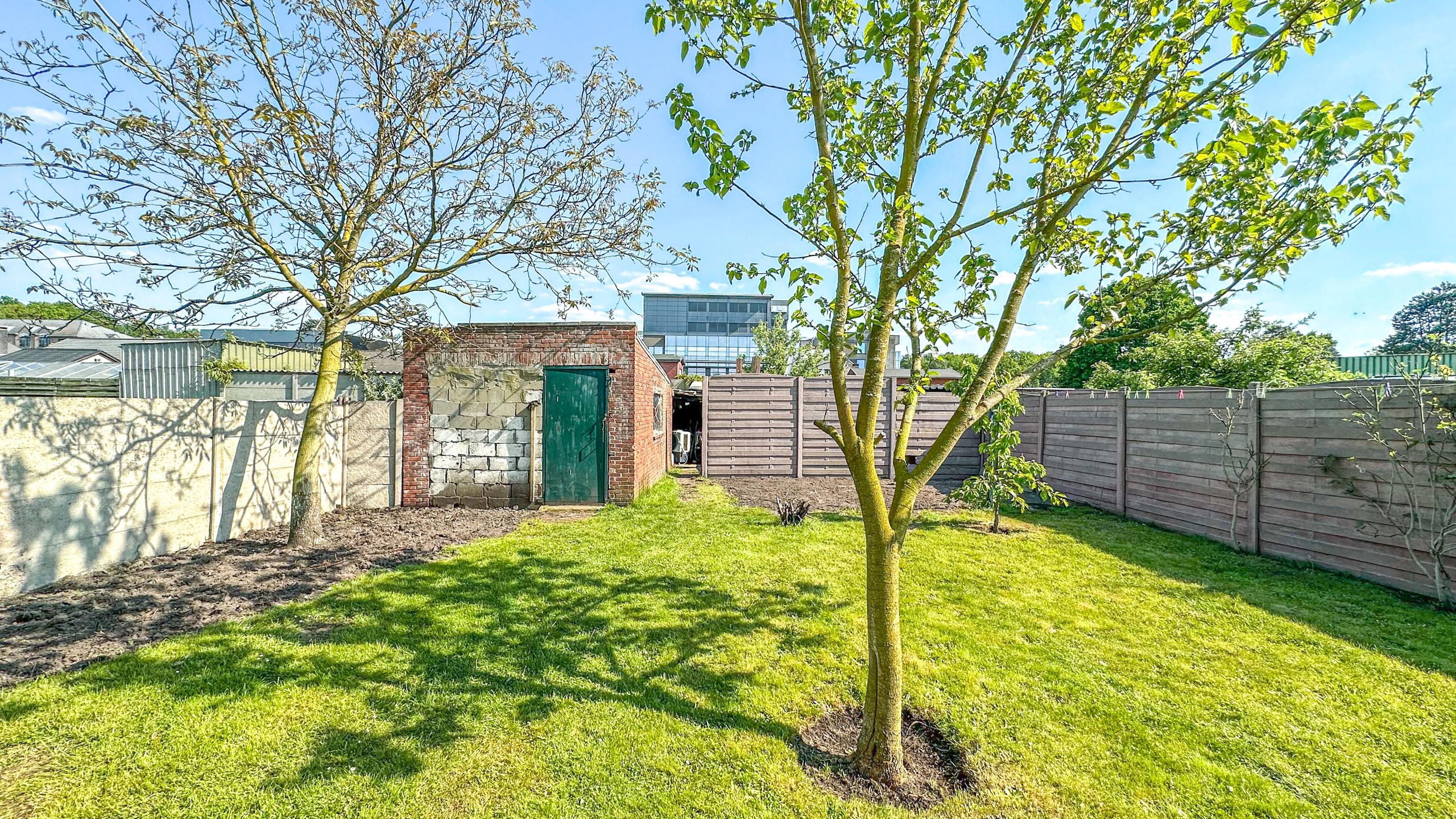 Zeer ruime woning met 5 slaapkamers vlakbij het ziekenhuis foto 58