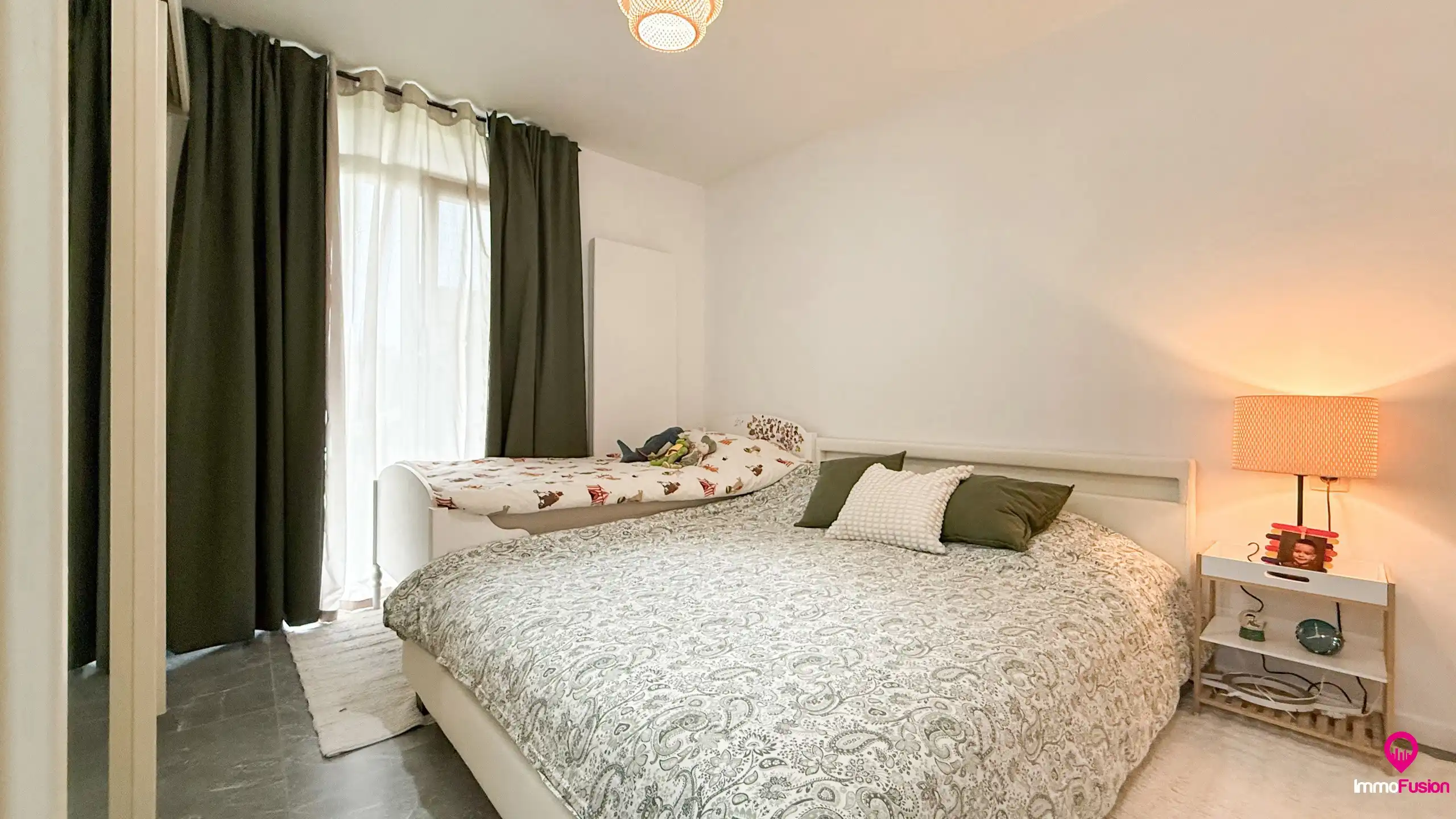 Gerenoveerde woning met 3 slaapkamers en ruime tuin! foto 24