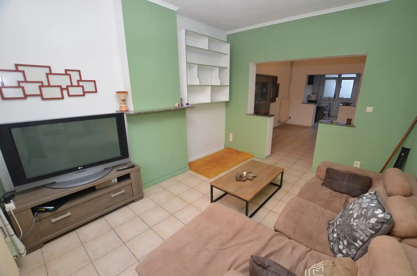 Goed gelegen ruim woonhuis foto 3