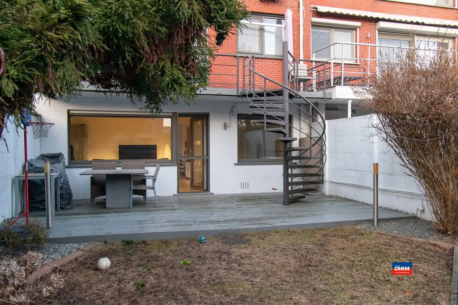 Gerenoveerde bel-étage met 3/4 slaapkamers en mooie tuin foto 9