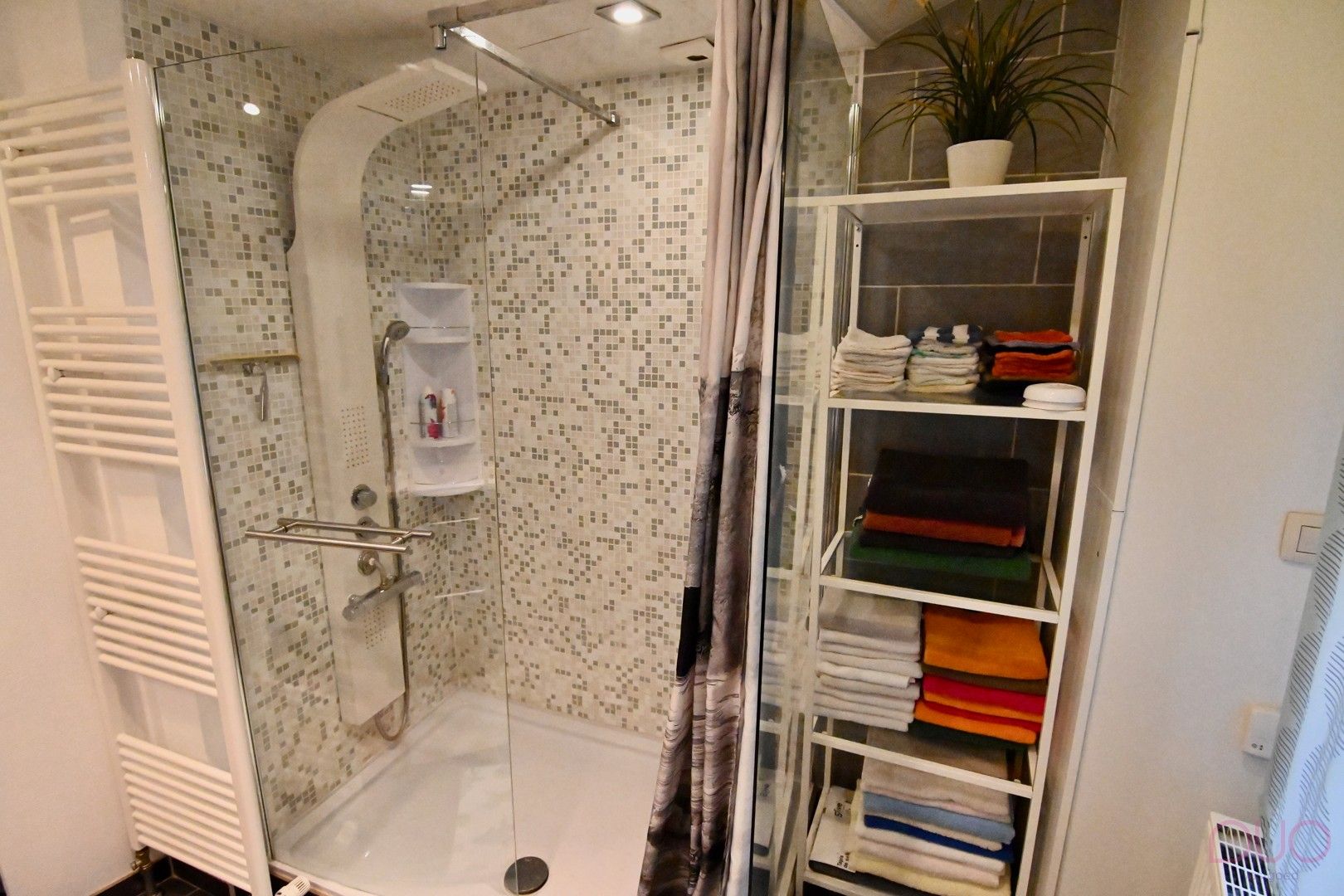 Stijlvol wonen vlak bij zee – volledig gerenoveerd gelijkvloers 3 slaapkamer appartement in de statige Warschaustraat foto 17