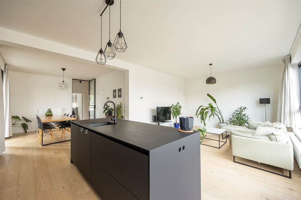 Luxueus appartement met 2 terrassen en autostaanplaats en ta foto 2