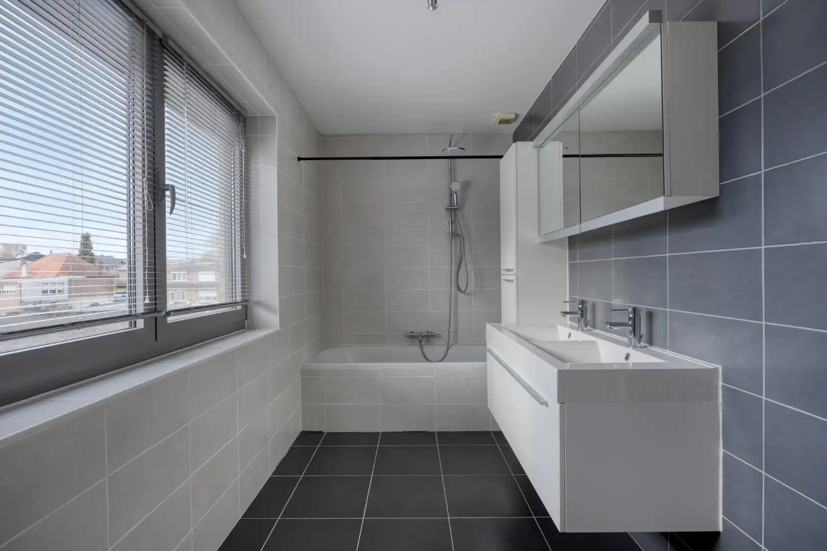 Knap appartement met 2 grote terrassen te Riemst-Zichen foto 19