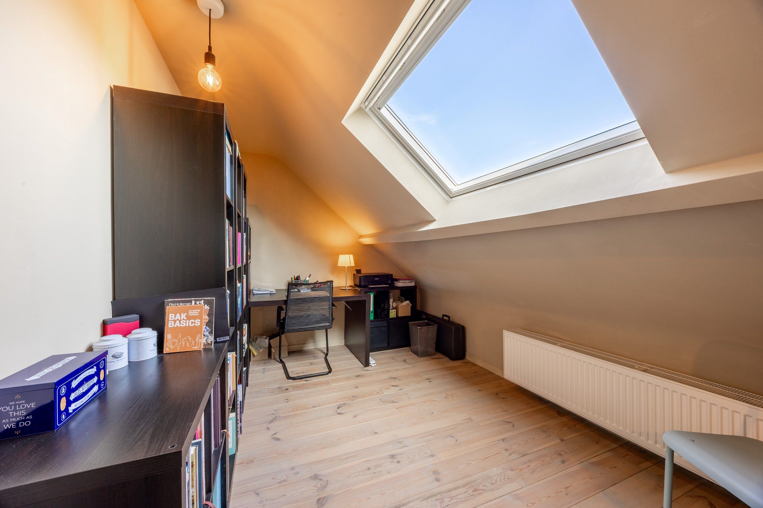 GERENOVEERDE WONING MET TUIN EN UITWEG foto 11