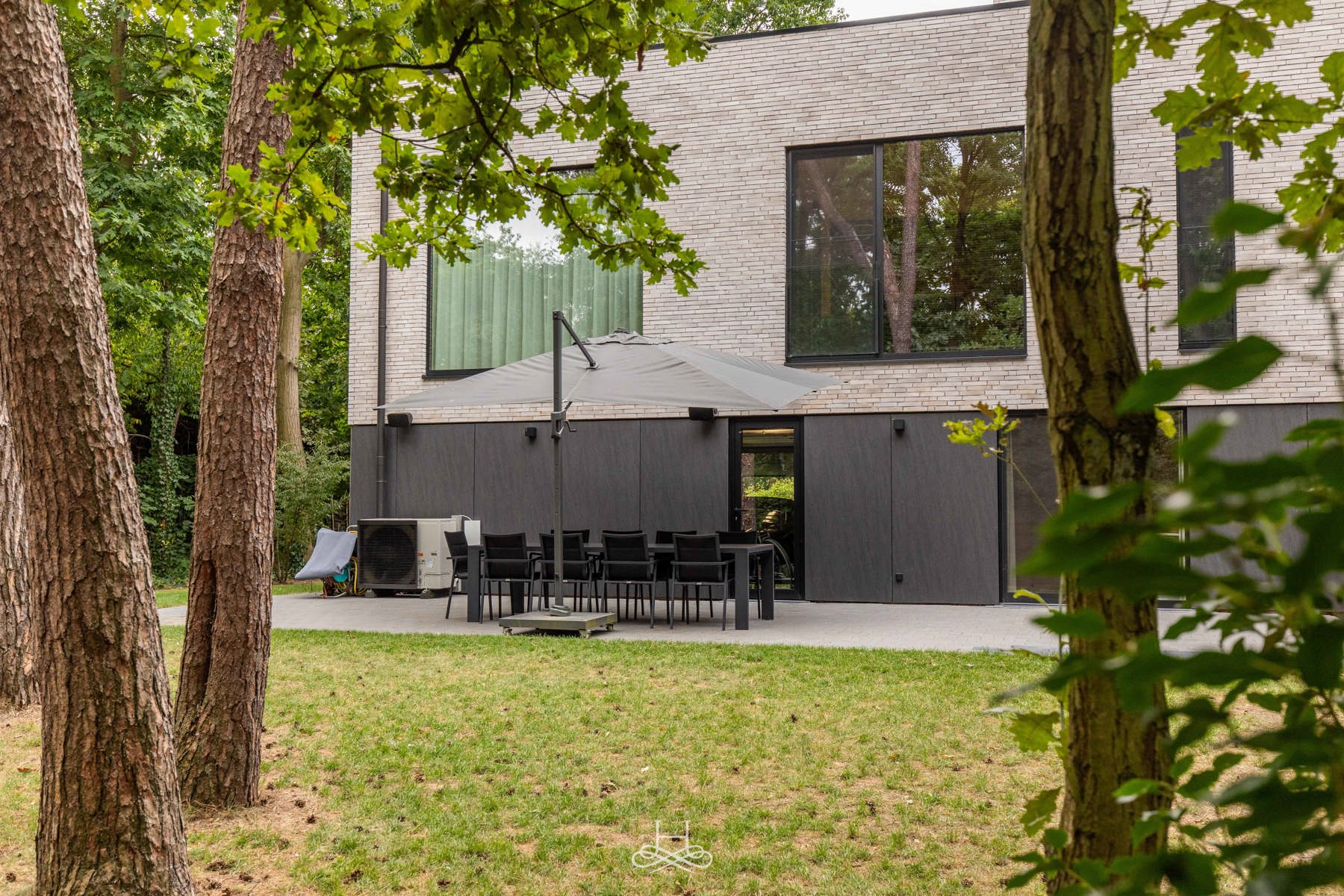 Luxueus villa appartement met riant dakterras en tuin foto 31