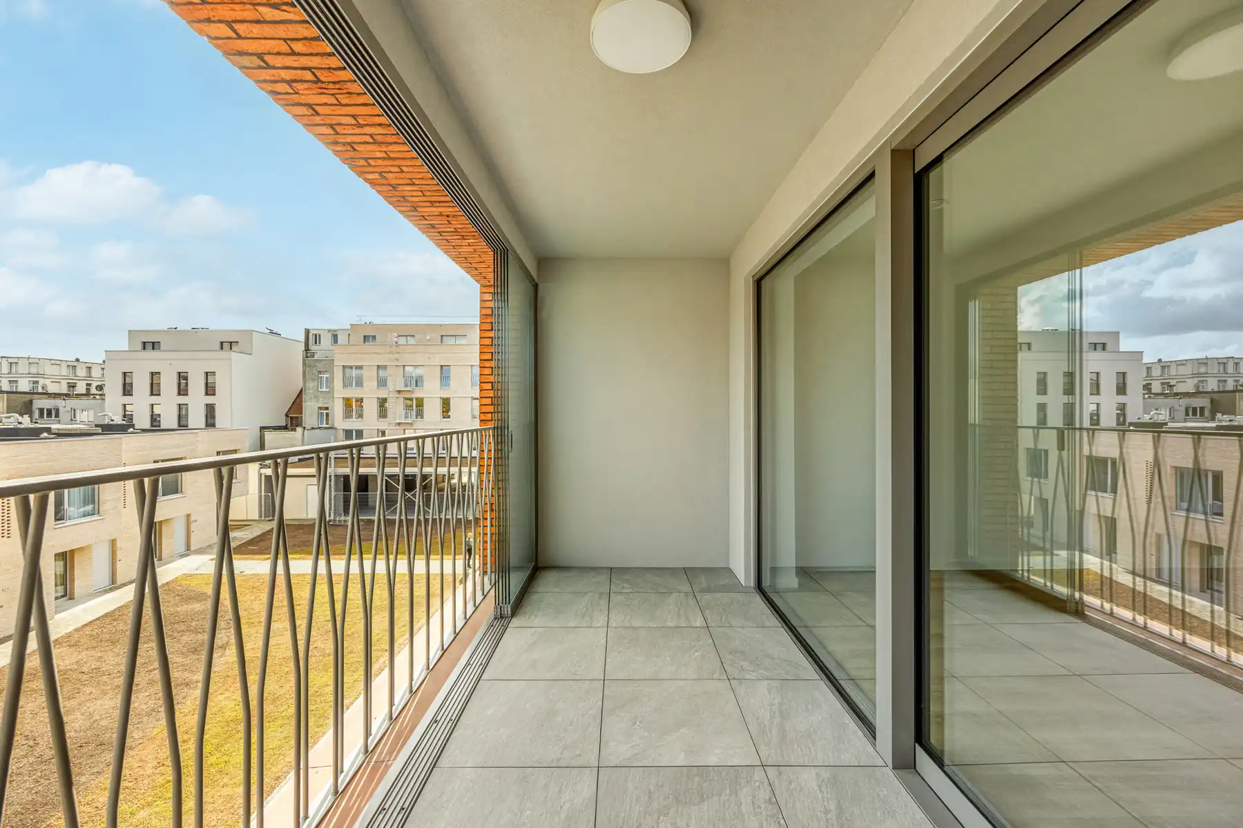 Nieuw appartement met 2 slaapkamers, terras en staanplaats foto 14