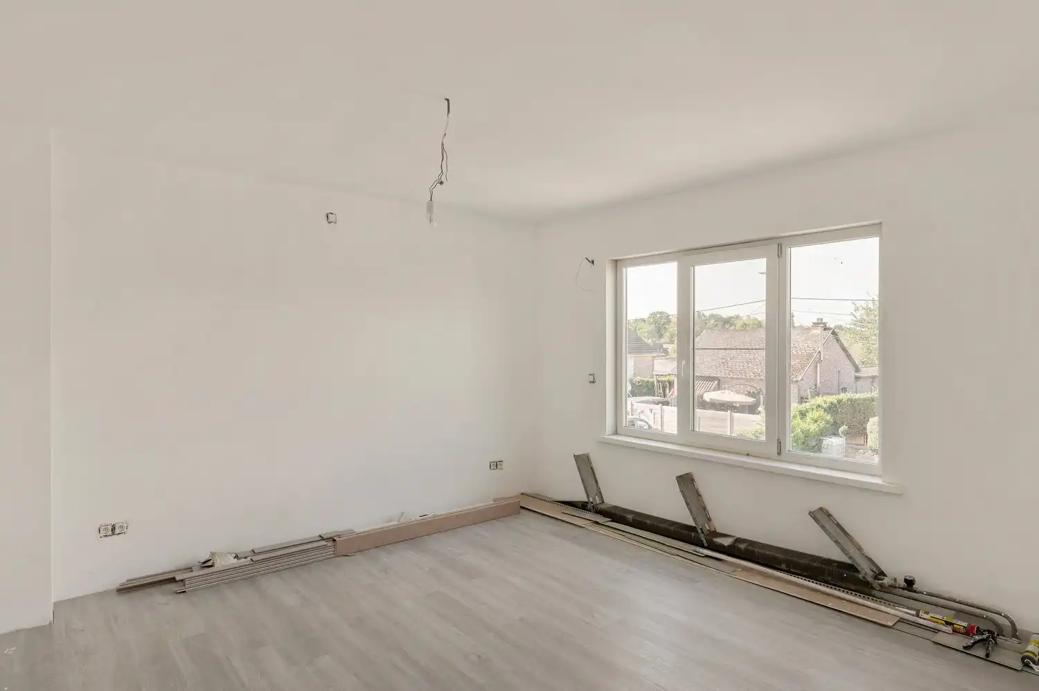 DEELS GERENOVEERDE WONING IN EEN RUSTIGE STRAAT foto 12