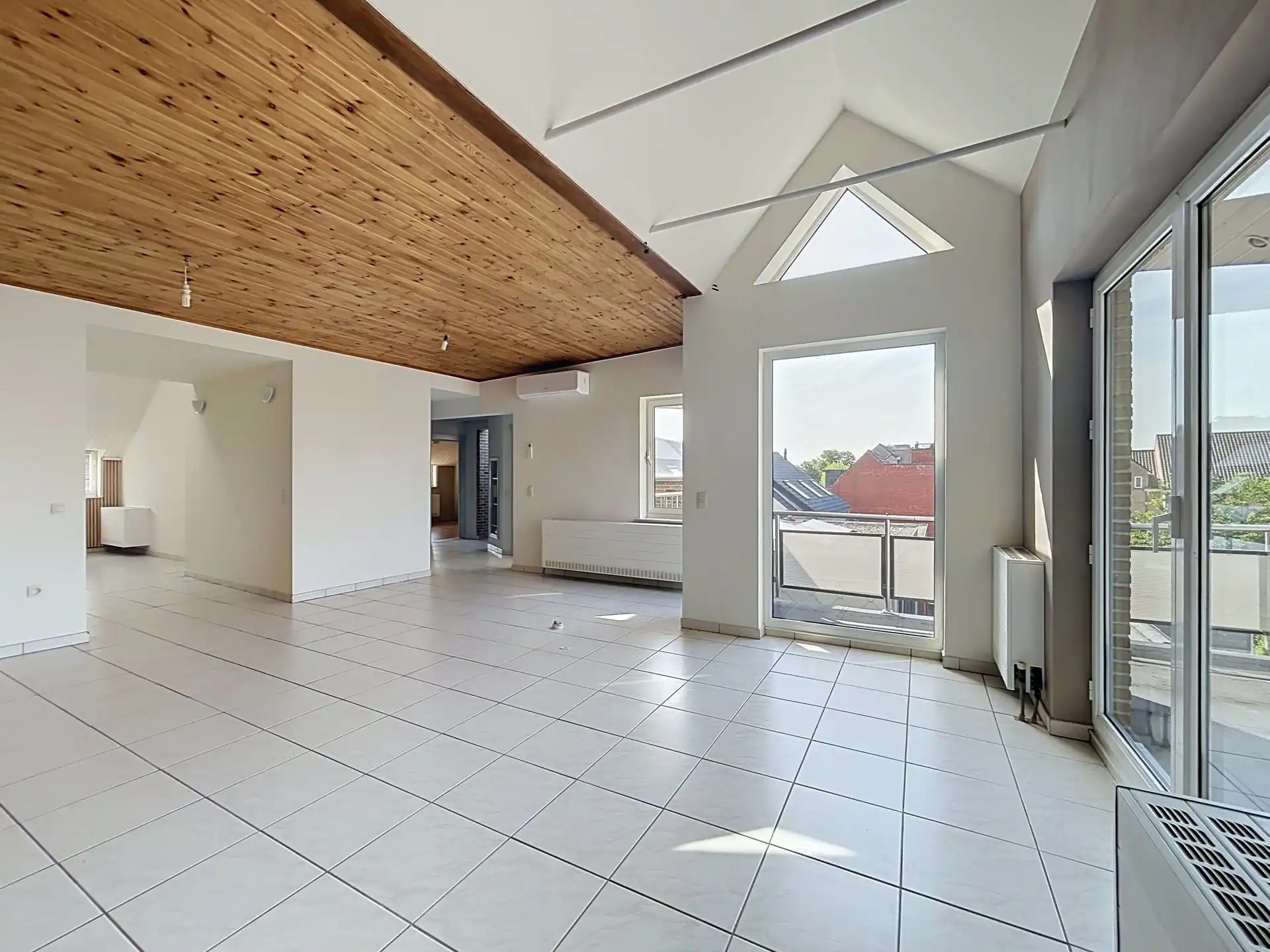 OPBRENGSTEIGENDOM MET 3 VOLLEDIG VERHUURDE APPARTEMENTEN – UITSTEKENDE INVESTERING IN SINT-PAUWELS foto 6