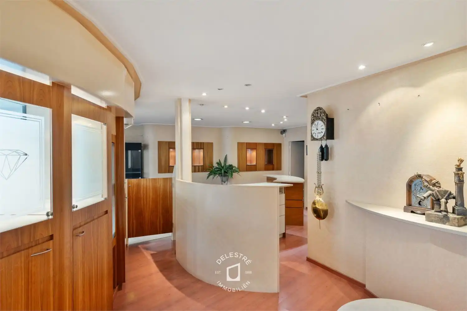 SOLIDE PERFECT ONDERHOUDEN (HANDELS)WONING MET GARAGE BRUSSELBAAN foto 9