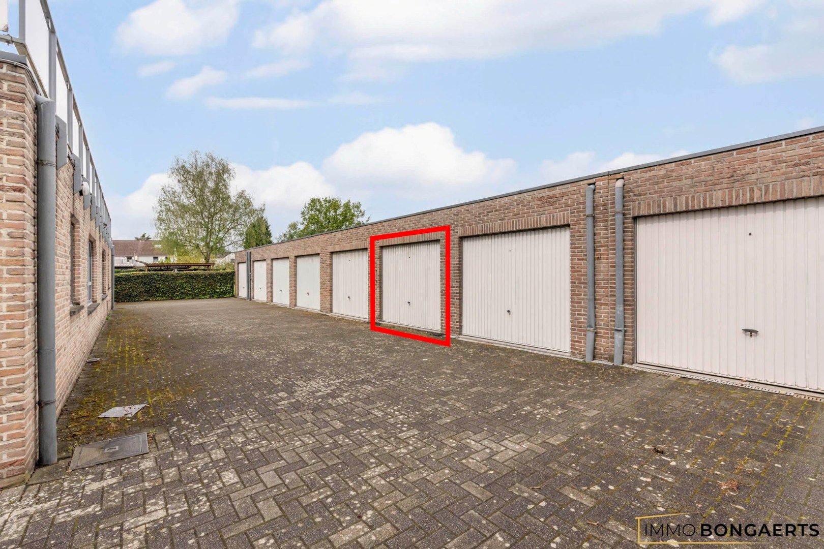 Gelijkvloersappartement met 1 slaapkamer en garage. foto 9