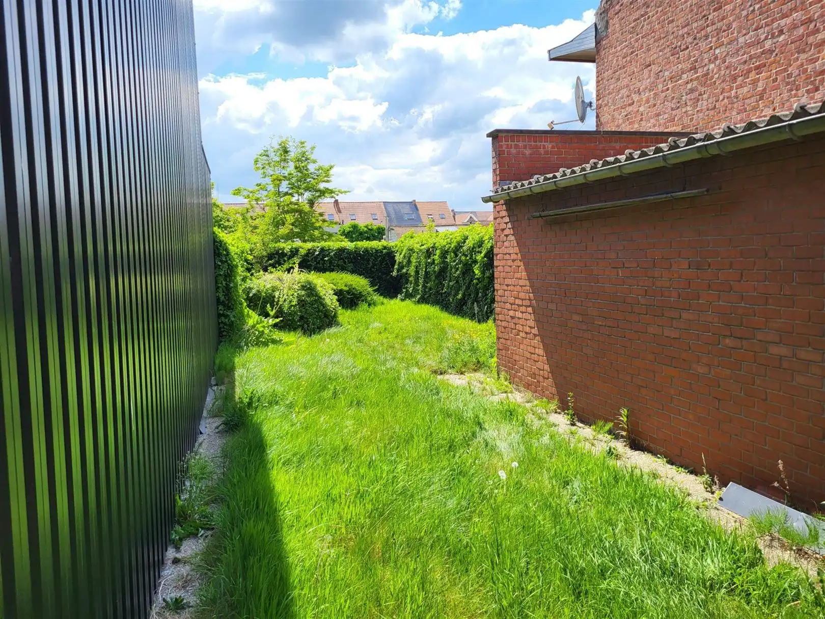 Bouwgrond met goedgekeurde (bouw) omgevingsvergunning foto 3