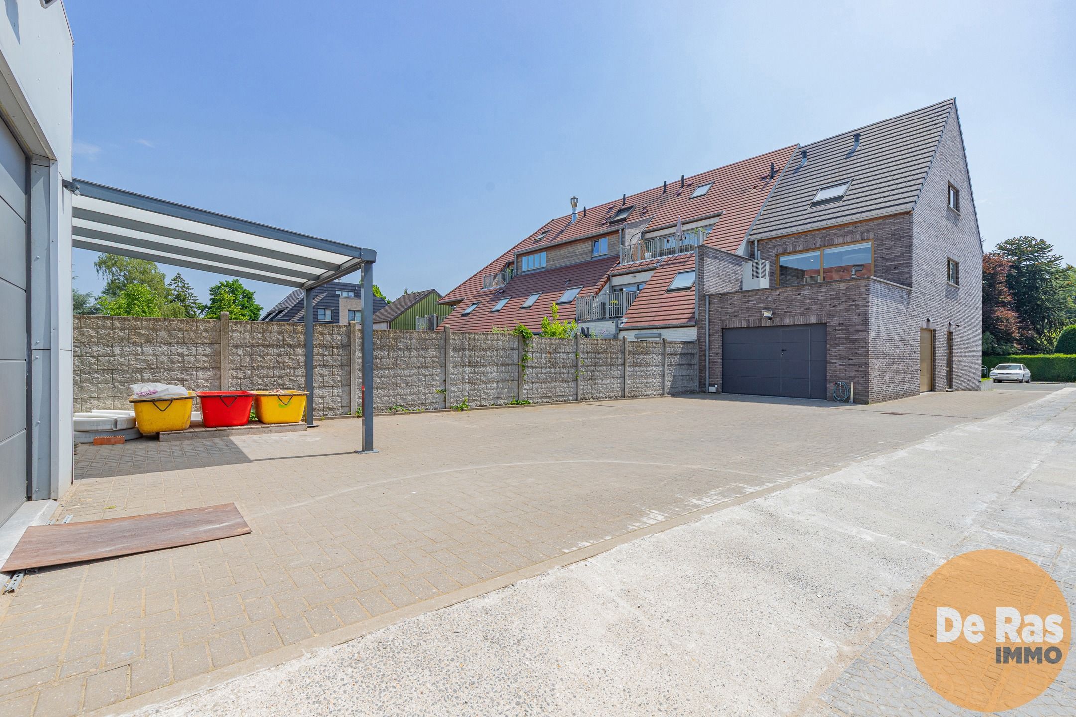 NIEUWERKERKEN - Recent gebouw met magazijn foto 32