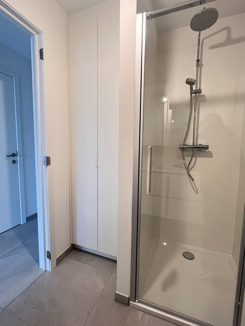 Nieuwbouw appartement met twee slaapkamers en ruim terras foto 16